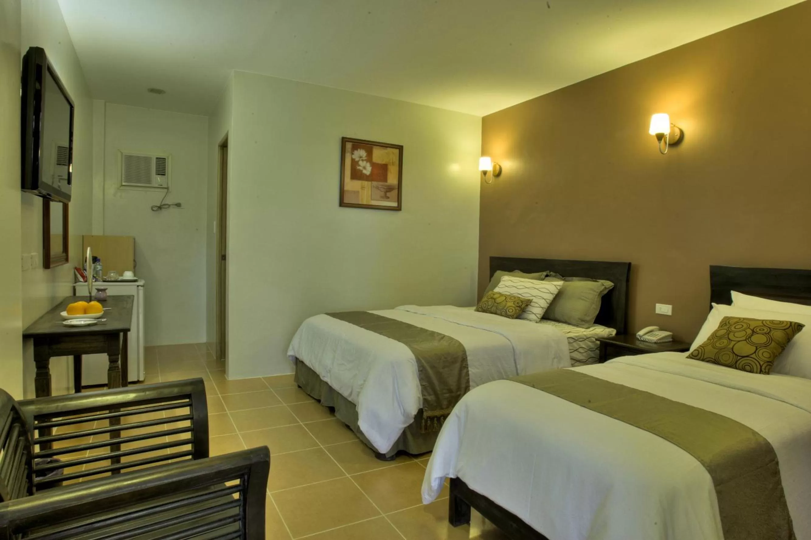 Photo of the whole room, Bed in Hanan Hotel Tagaytay - Formerly Tagaytay Wingate Manor