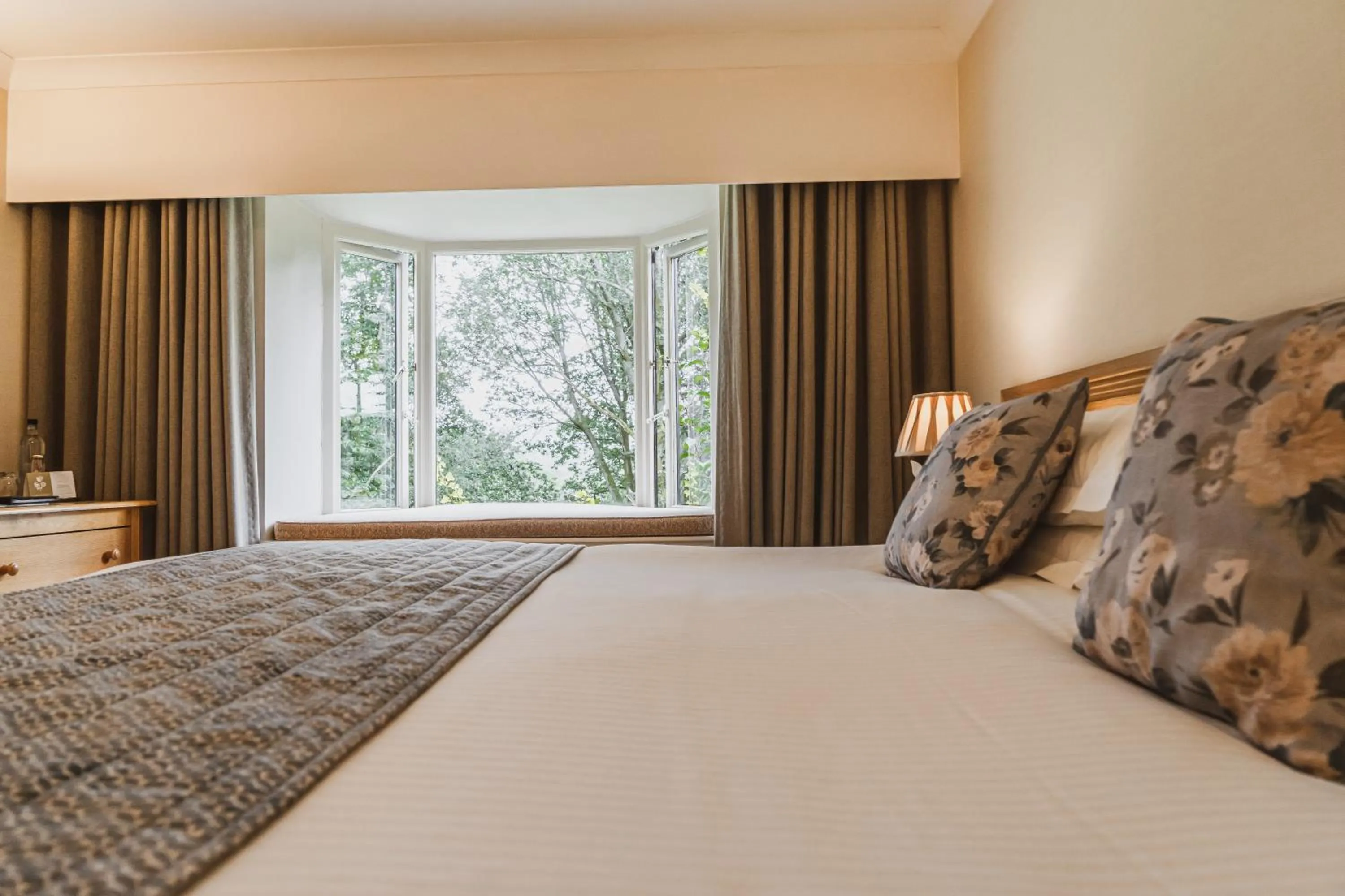 Bed in Cragwood Country House Hotel