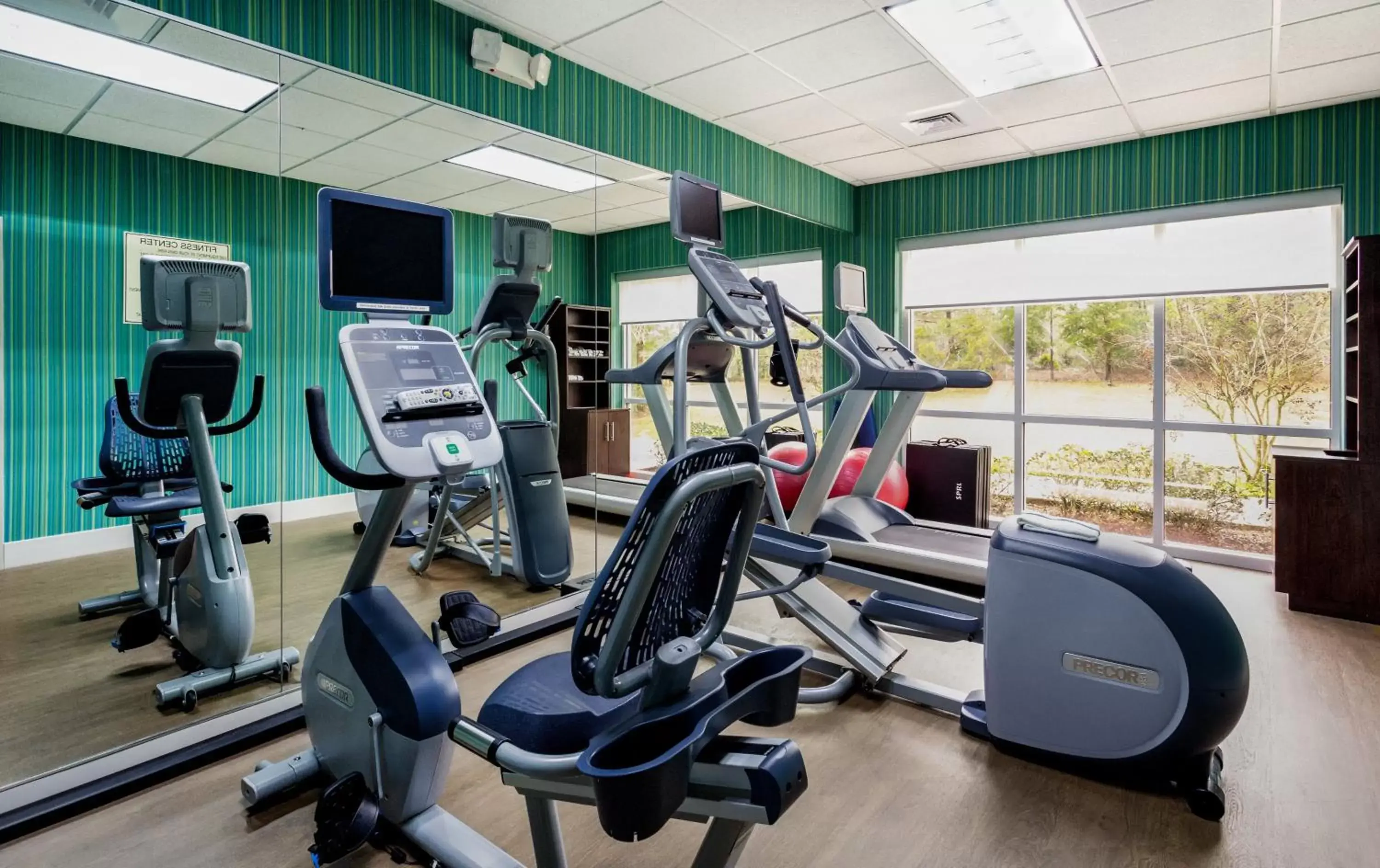 Fitness centre/facilities, Fitness Center/Facilities in Holiday Inn Express Hotel & Suites Inverness, an IHG Hotel