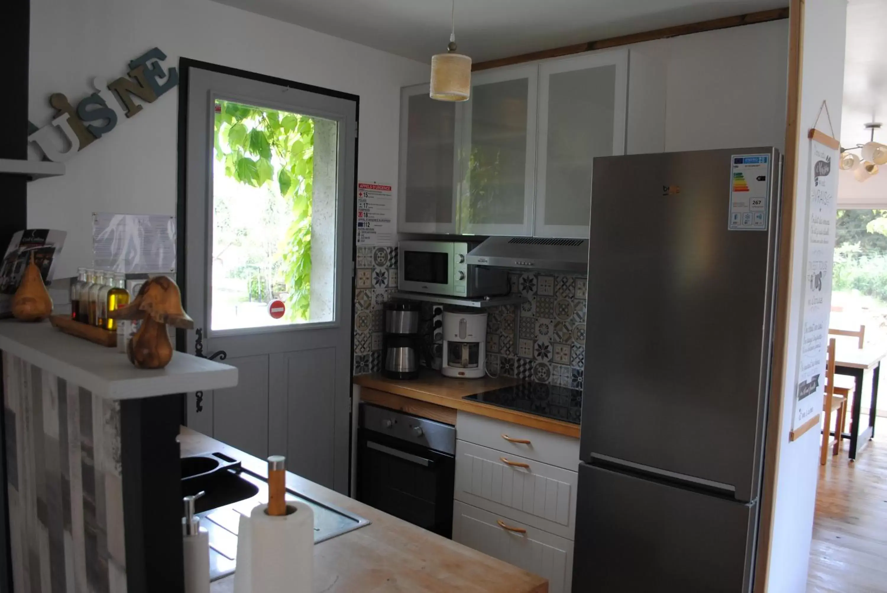 Communal kitchen, Kitchen/Kitchenette in Chambres d'hôtes & Spa le Relais de la Cavayere