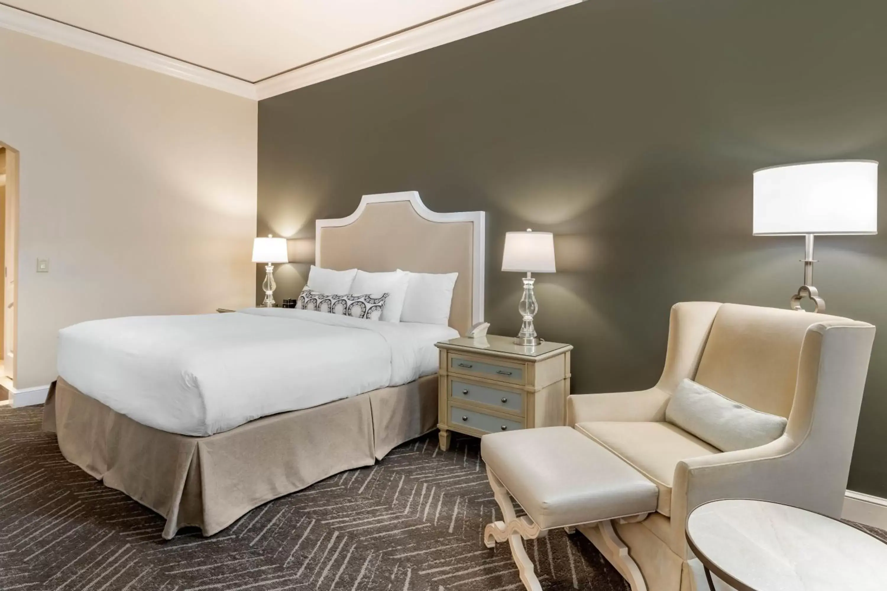 Photo of the whole room, Bed in Bluegreen Vacations Eilan Hotel and Spa, an Ascend Collection Resort Photo of the whole room, Bed in Bluegreen Vacations Eilan Hotel and Spa, an Ascend Collection Resort