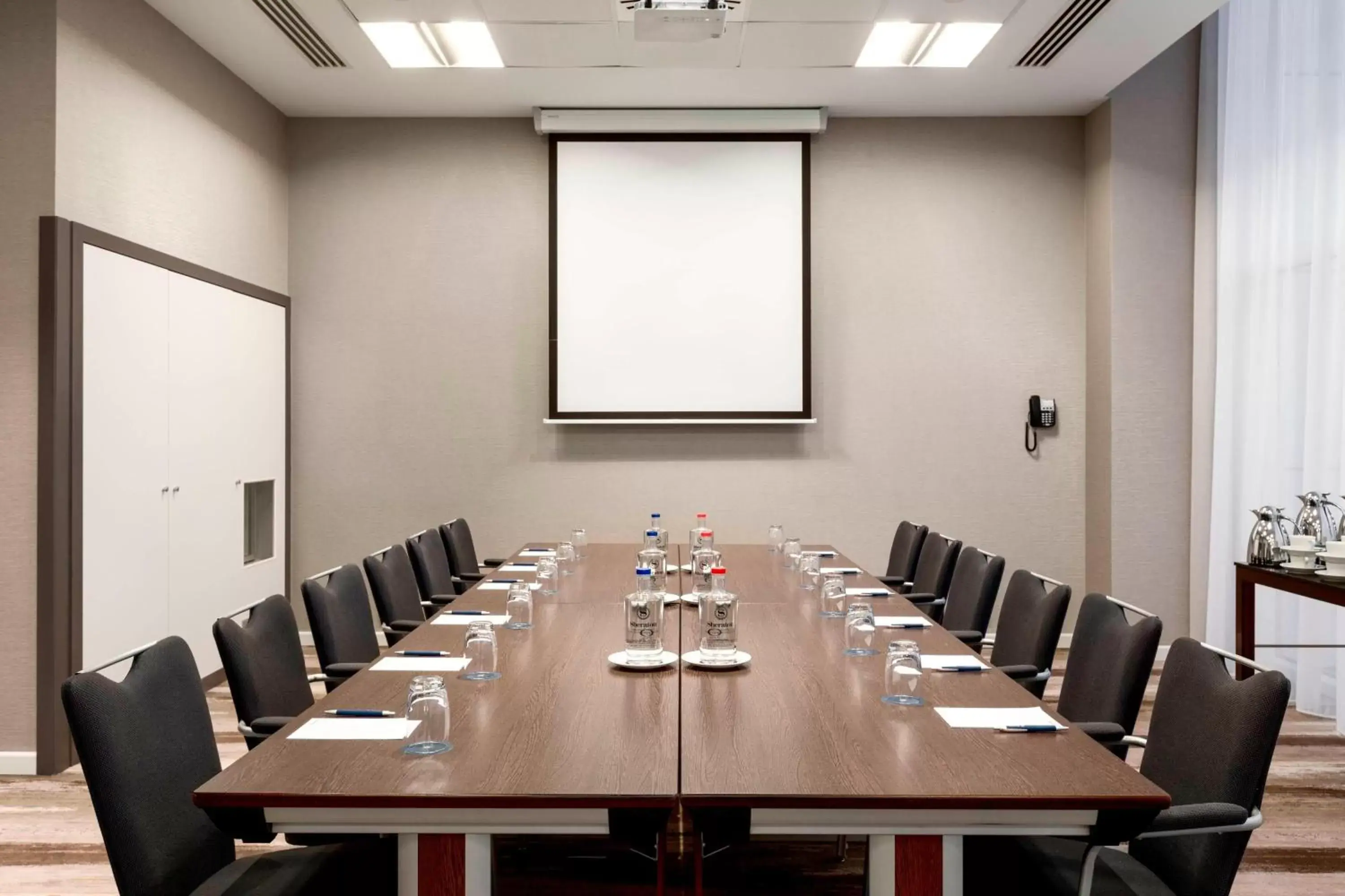 Meeting/conference room in Sheraton Amsterdam Airport Hotel and Conference Center