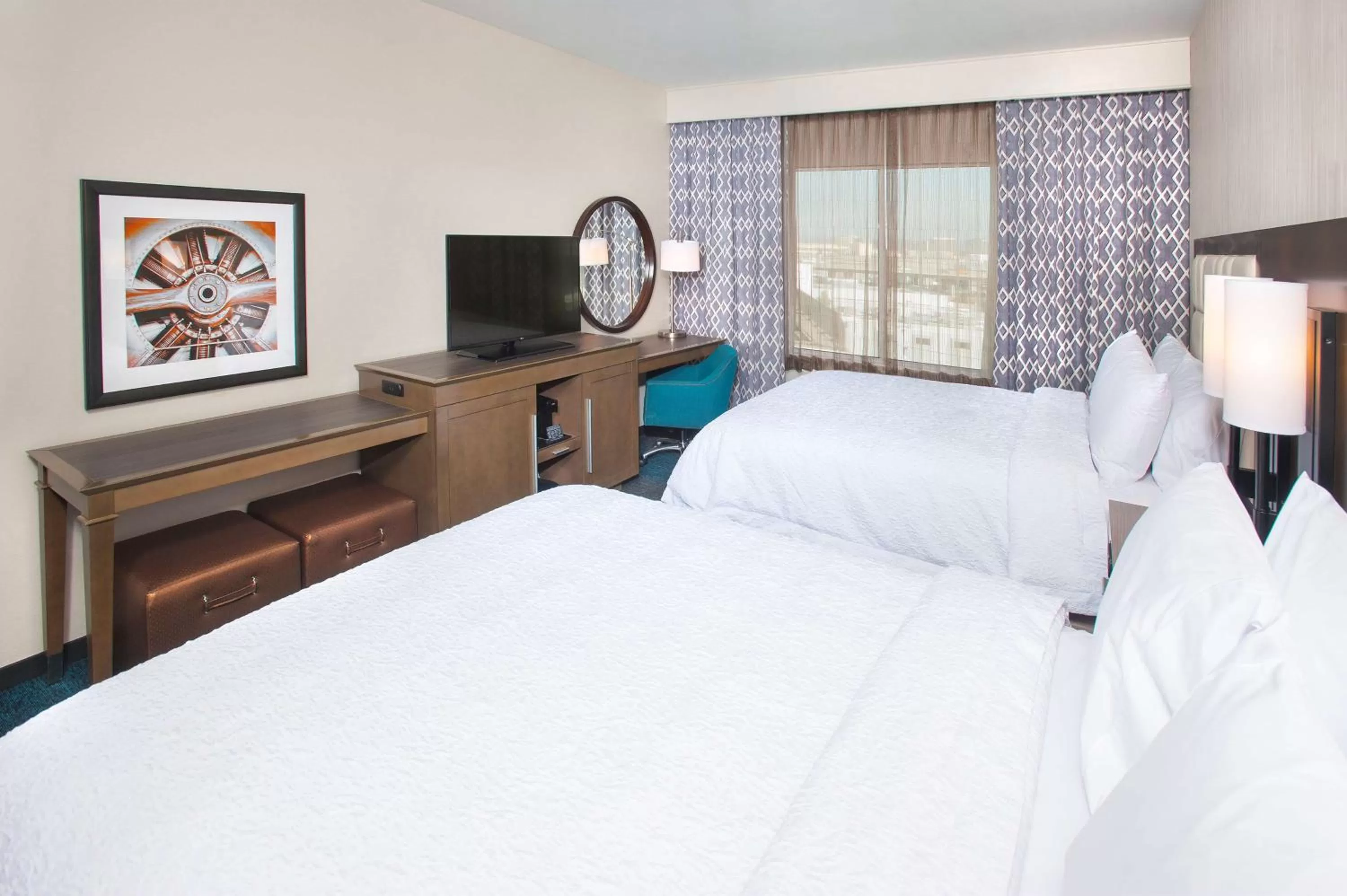 Bed in Hampton Inn & Suites LAX El Segundo