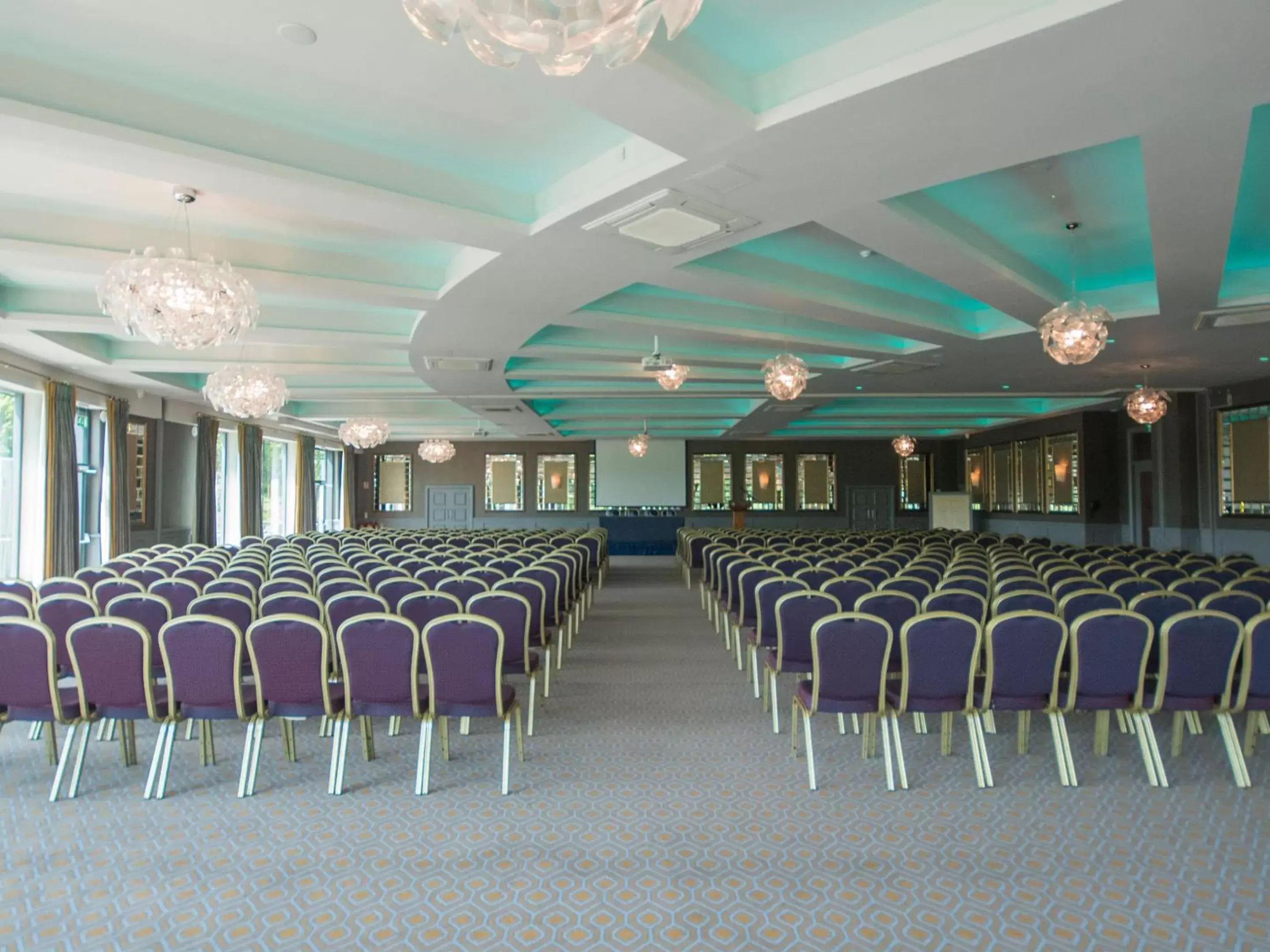 Meeting/conference room in The Riverside Park Hotel