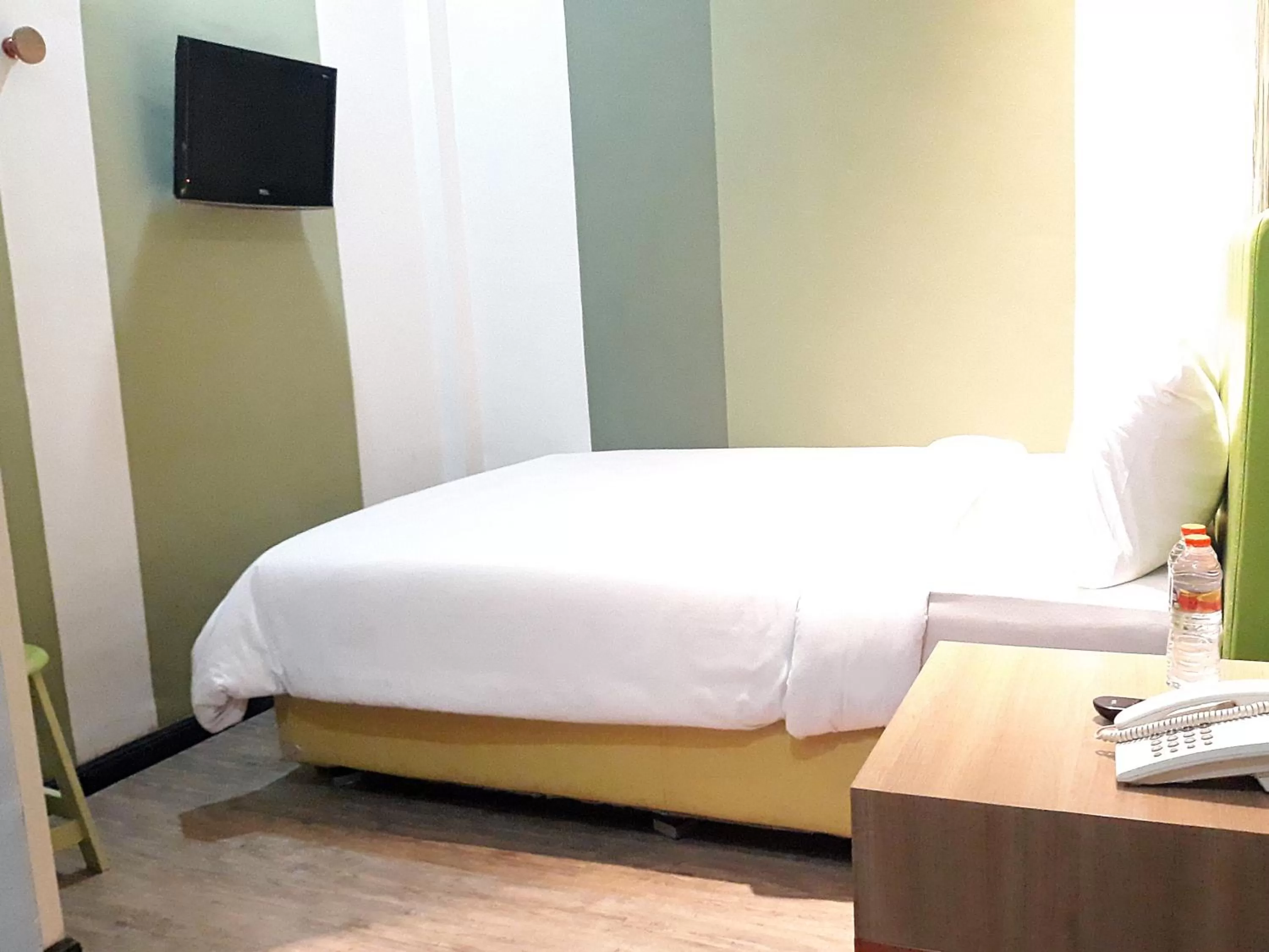 Bedroom, Bed in Kama Hotel