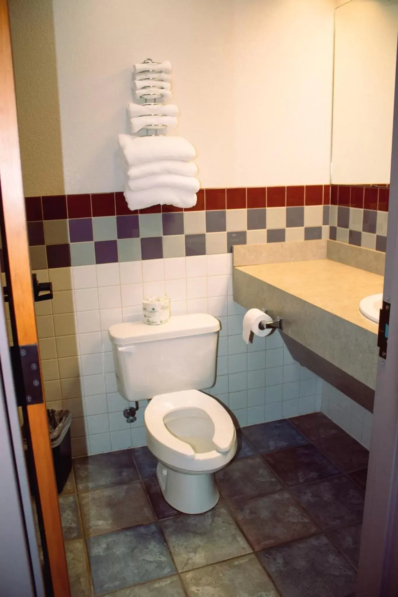 Bathroom in Americas Best Value Inn-Fredonia