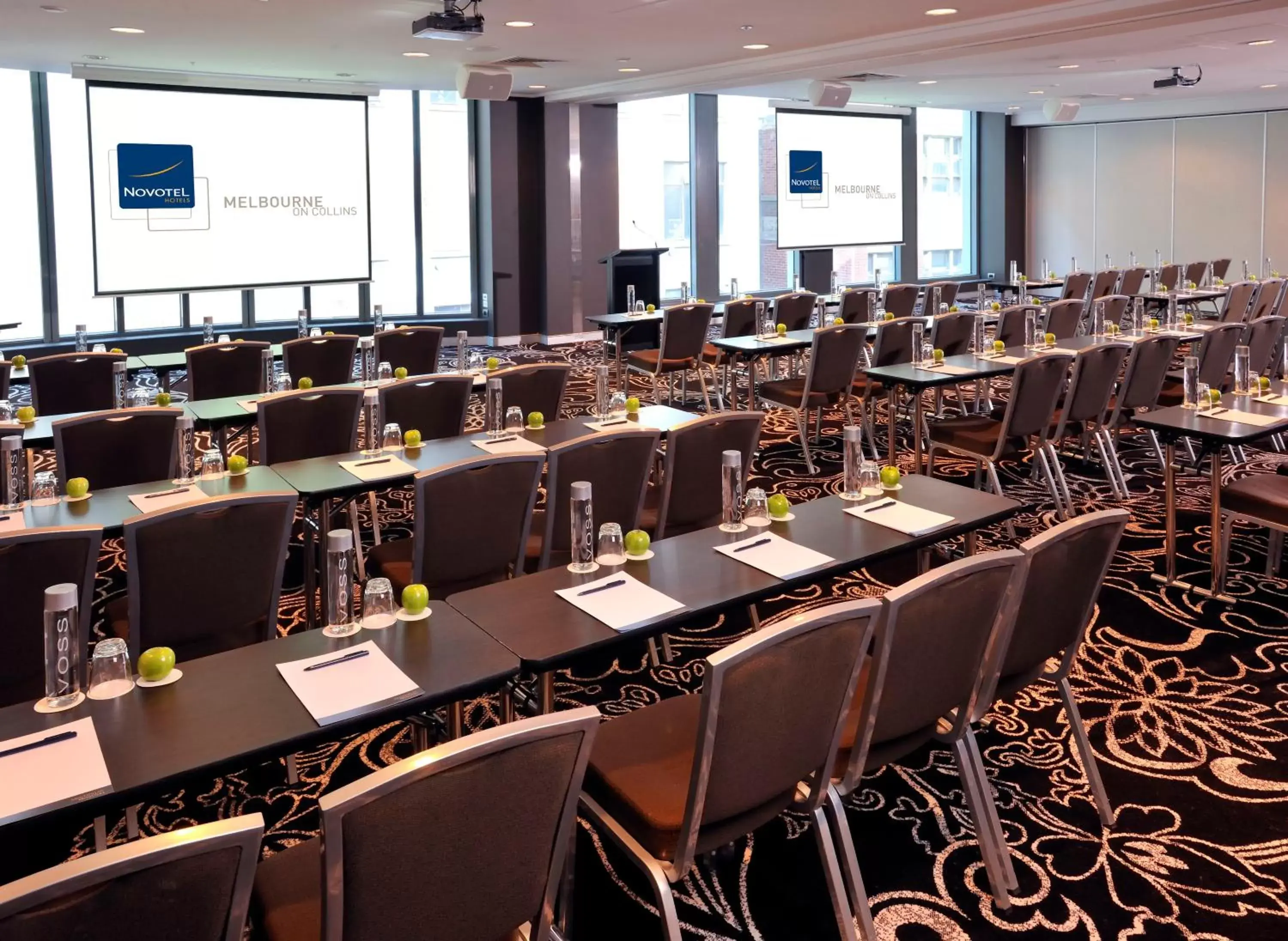 Business facilities in Novotel Melbourne On Collins