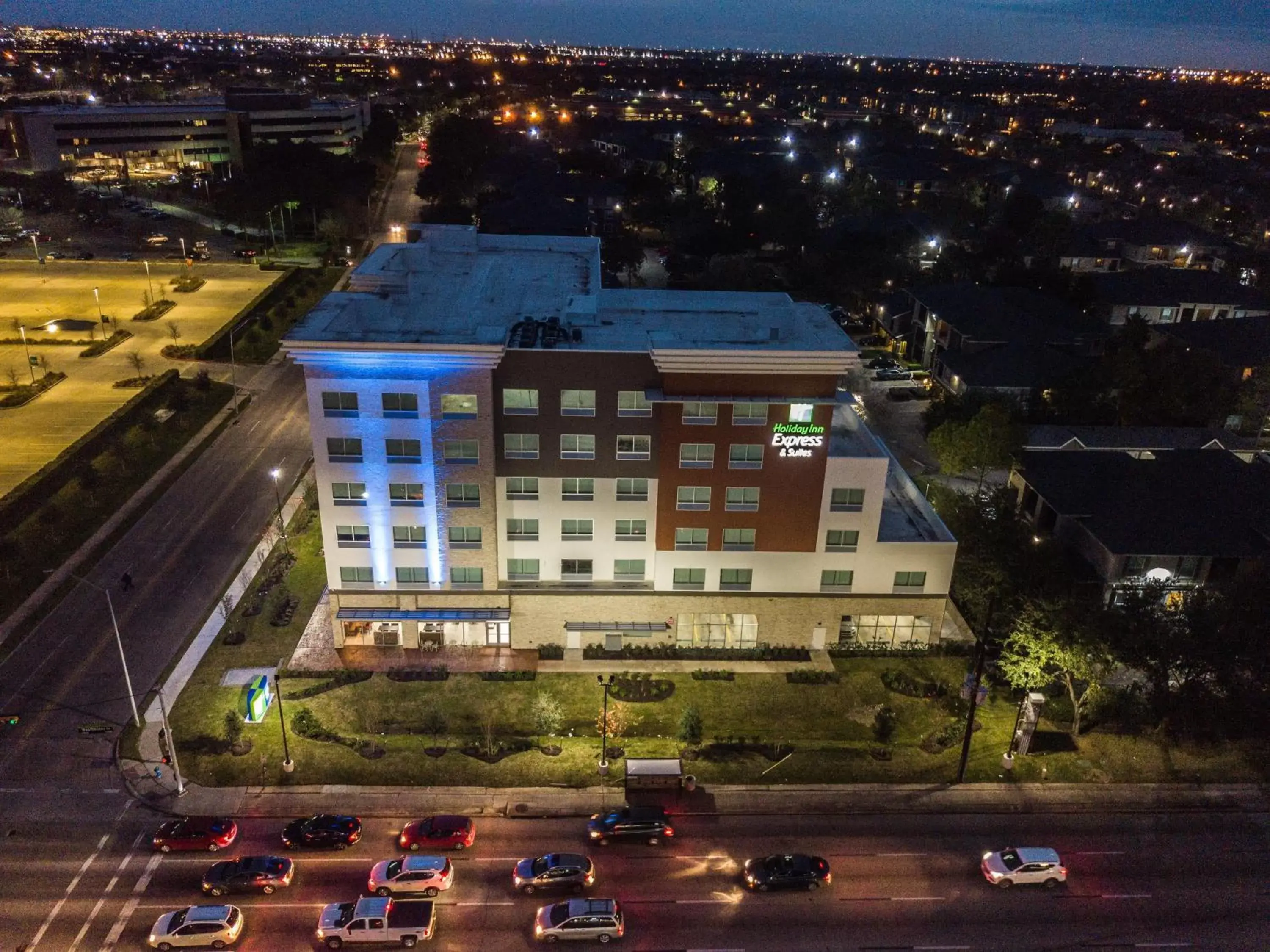 Property building, Bird's-eye View in Holiday Inn Express & Suites - Houston Westchase - Westheimer, an IHG Hotel