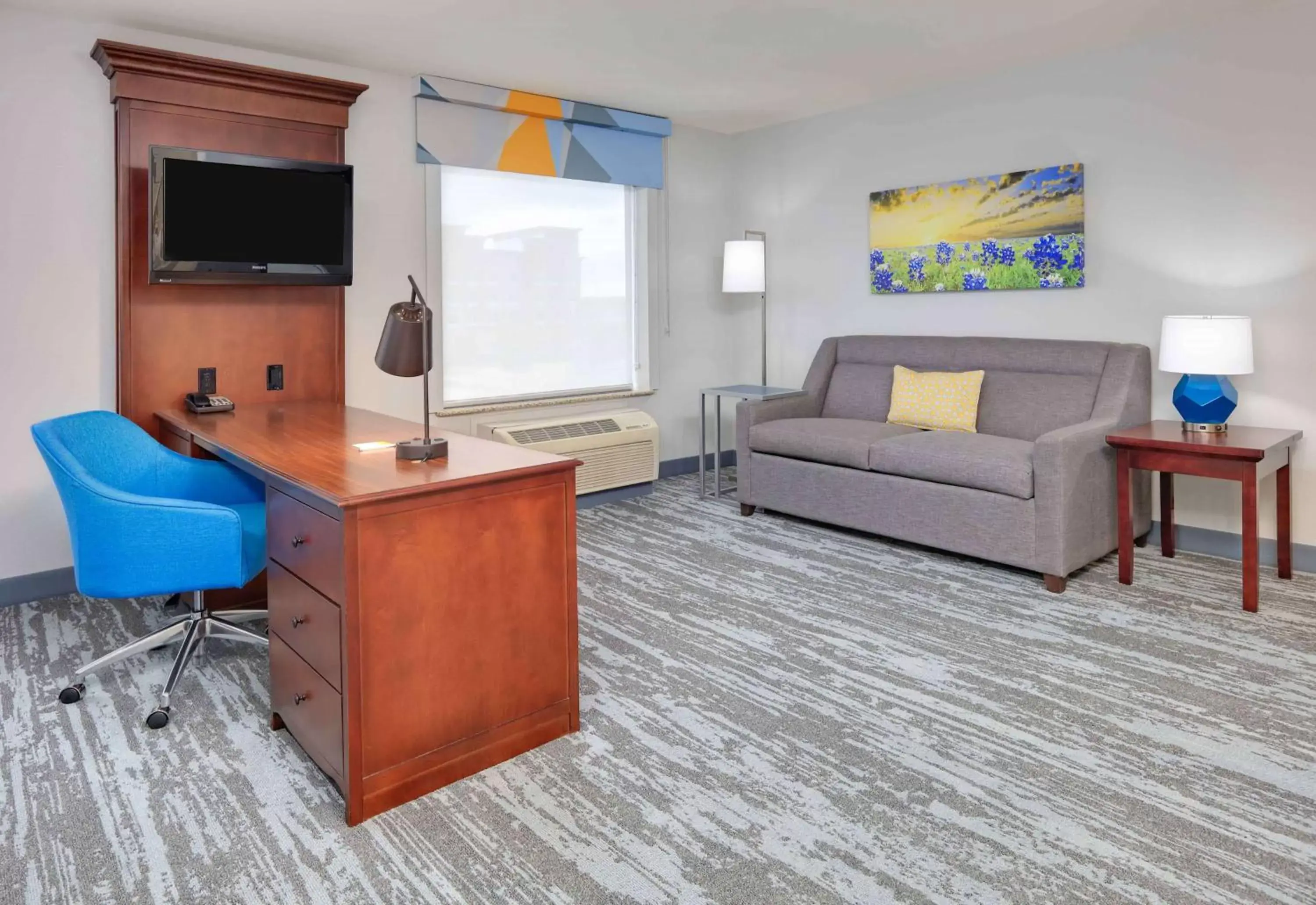 Bedroom, Seating Area in Hampton Inn & Suites Dallas-Arlington-South