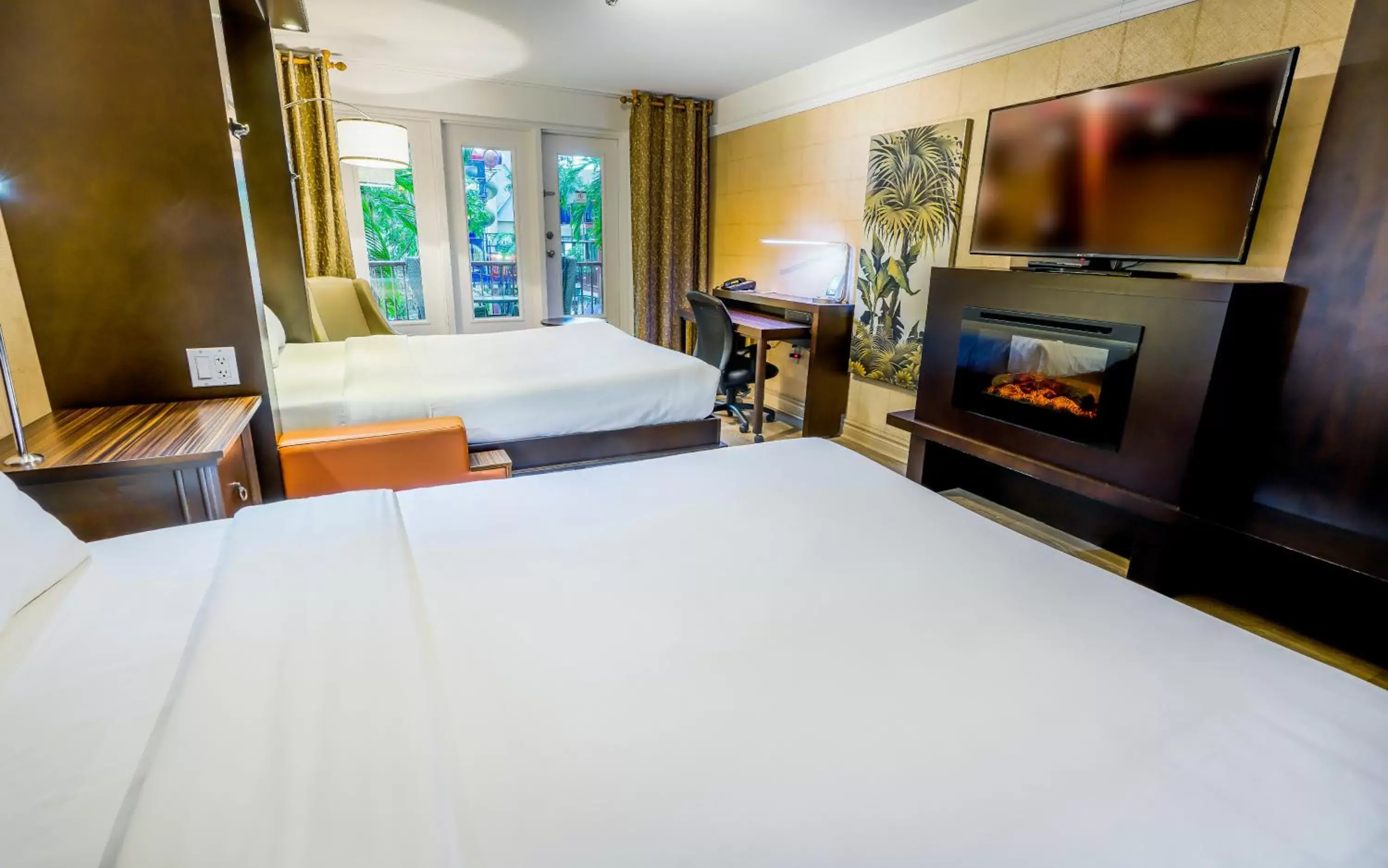 Bed in L'Hôtel Québec par JARO Bed in L'Hôtel Québec par JARO