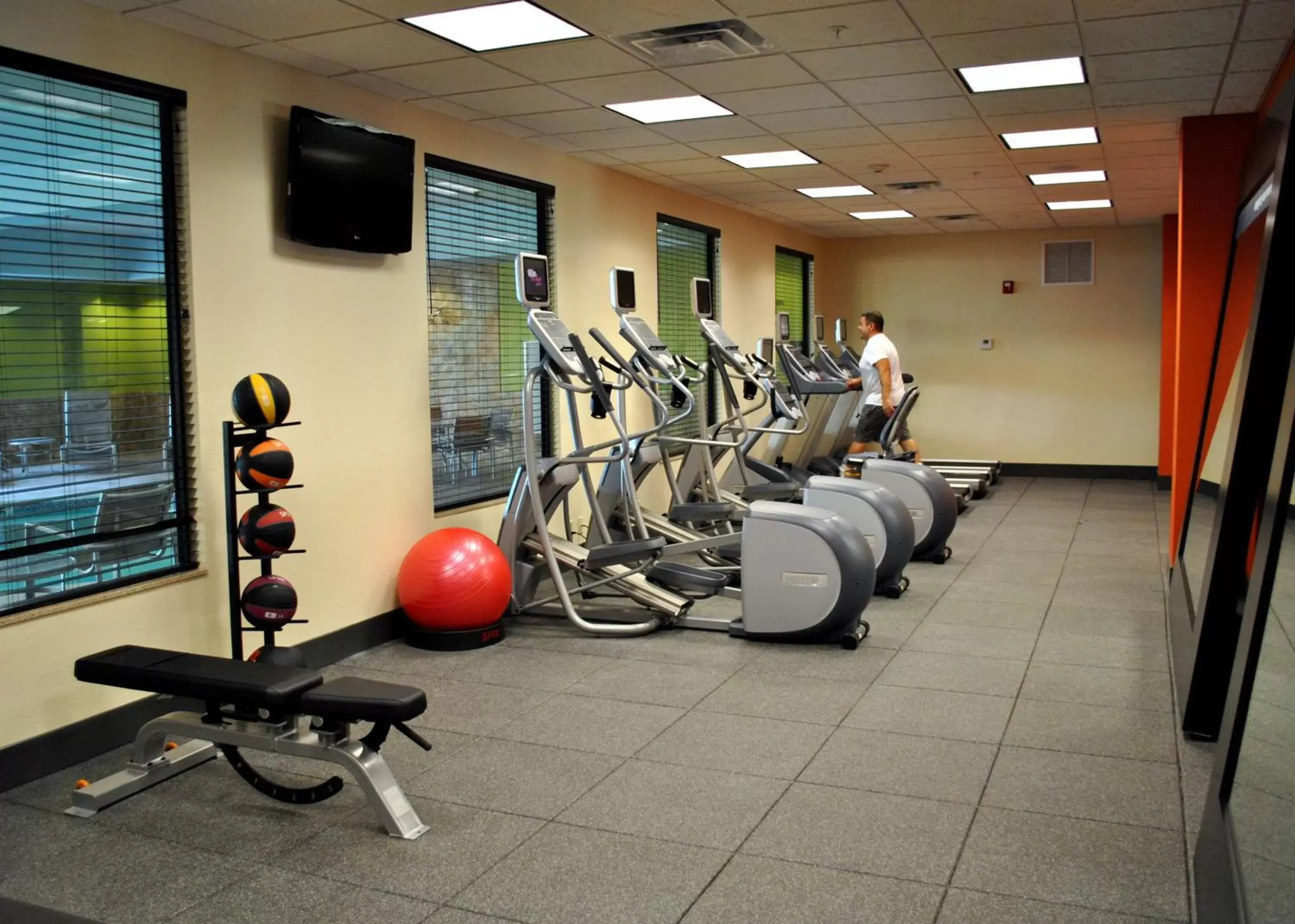 Fitness centre/facilities, Fitness Center/Facilities in Hampton Inn Evansville Airport