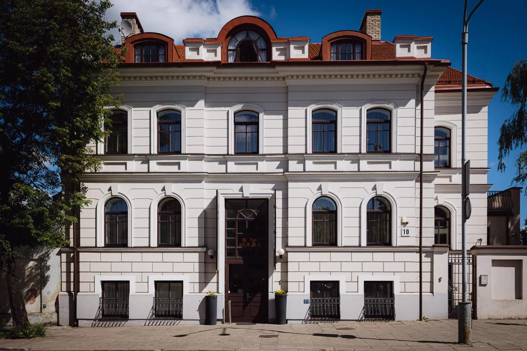 Property building in Moon Garden Old Town Hotel