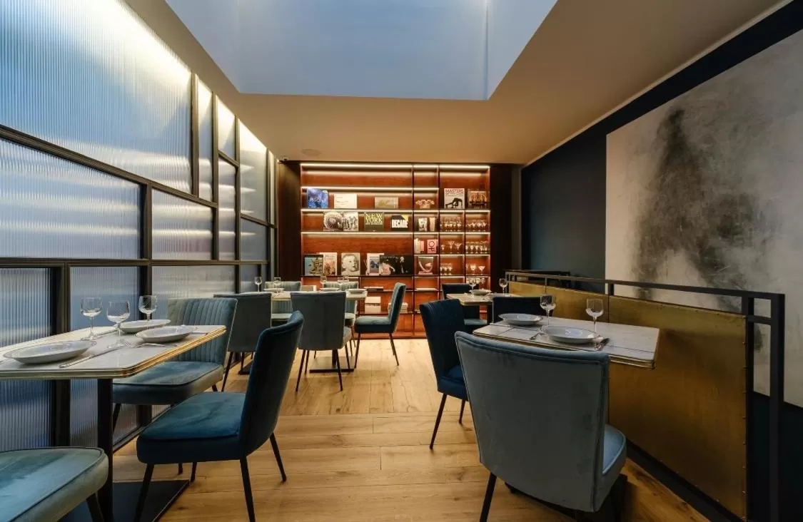 Restaurant/Places to Eat in Club64