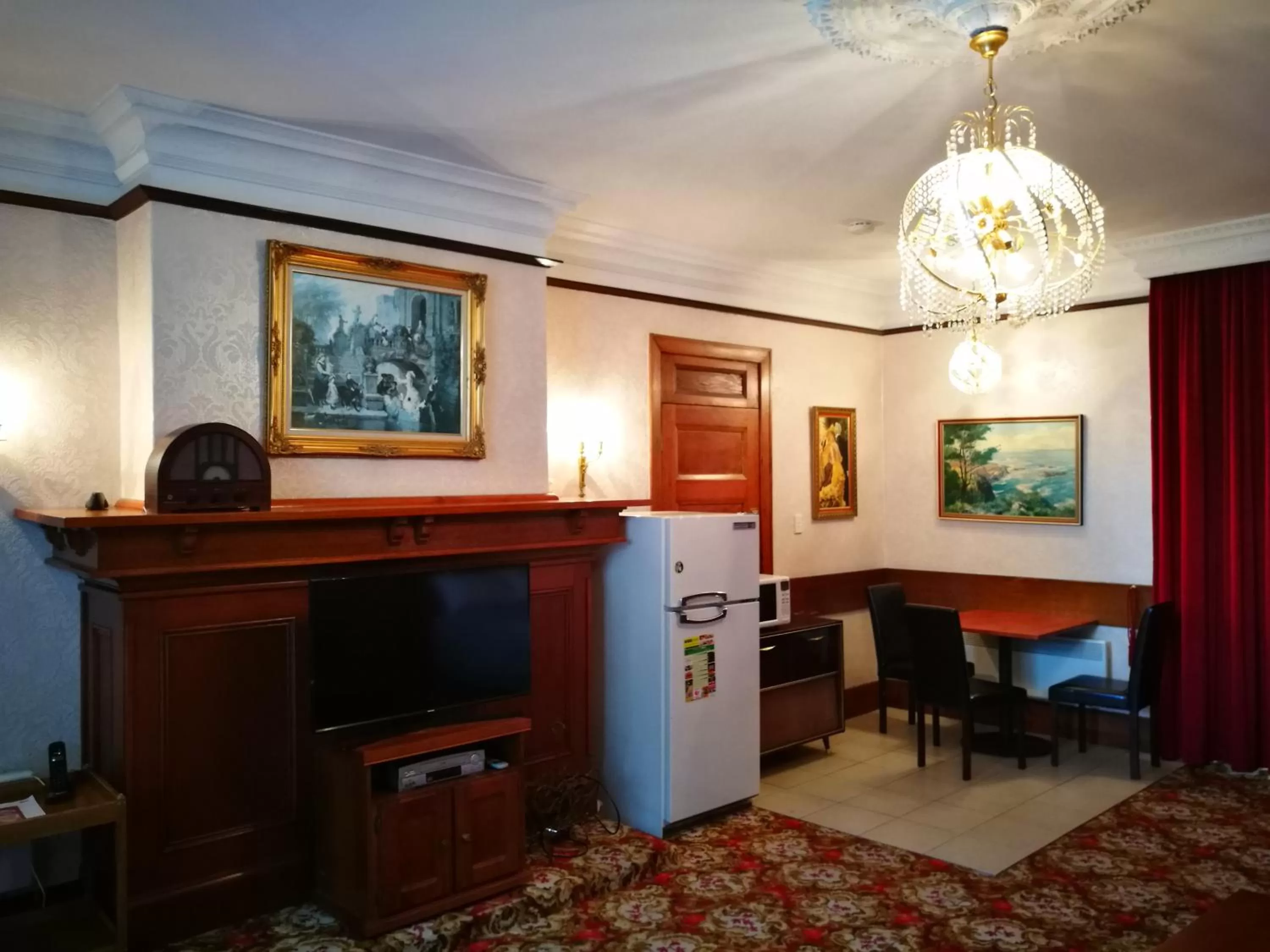 Motel Mayfair on Cavell