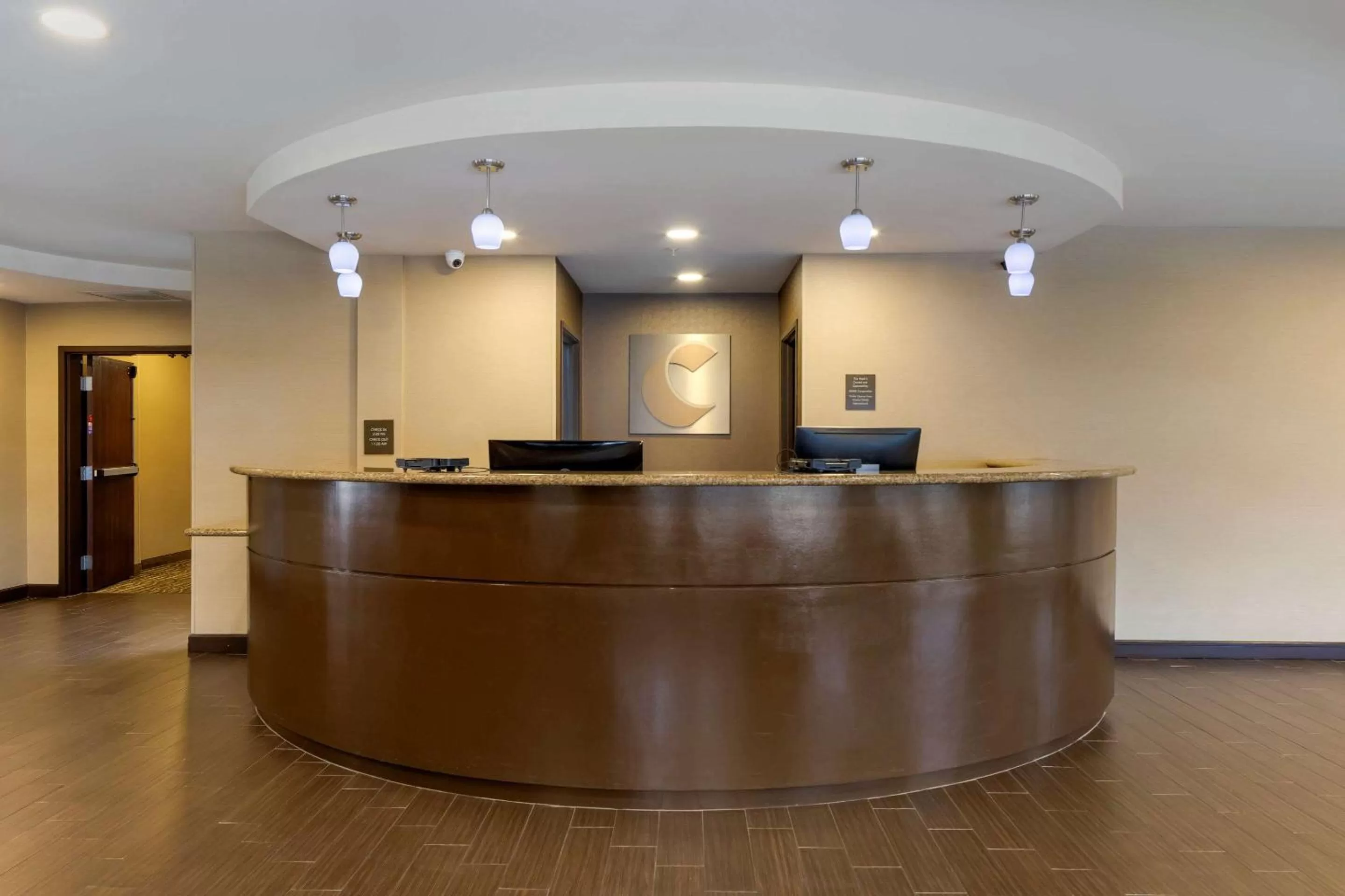 Lobby or reception in Comfort Suites Ontario Airport Convention Center