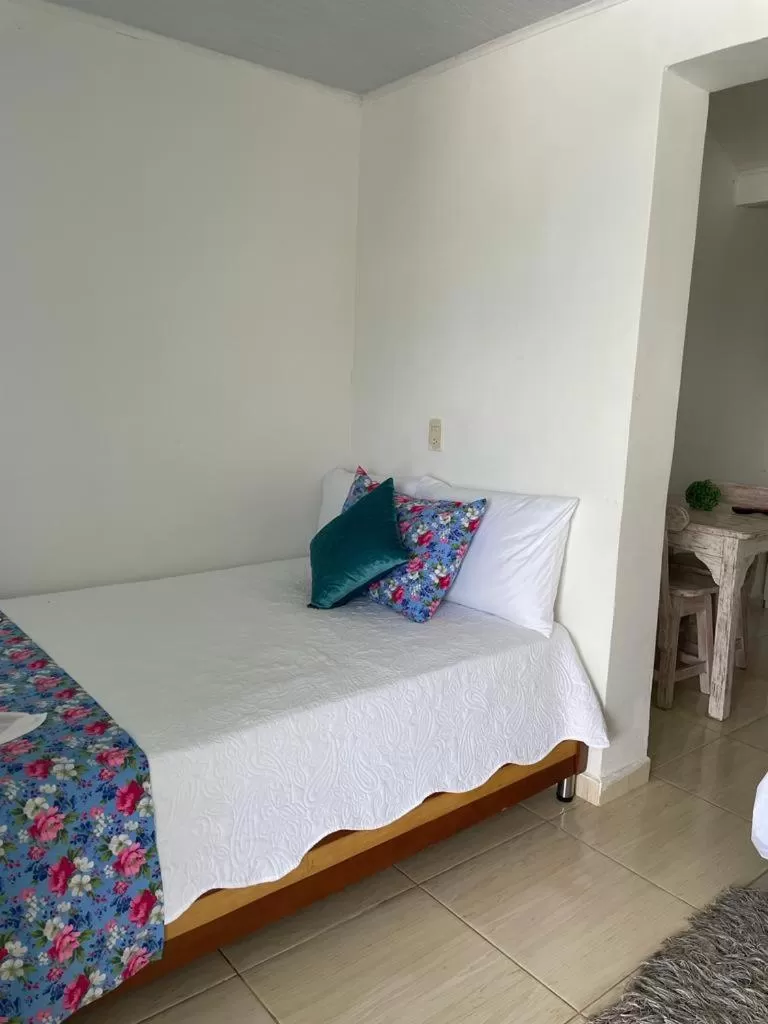 Bed in Paradise Lake Finca Hotel