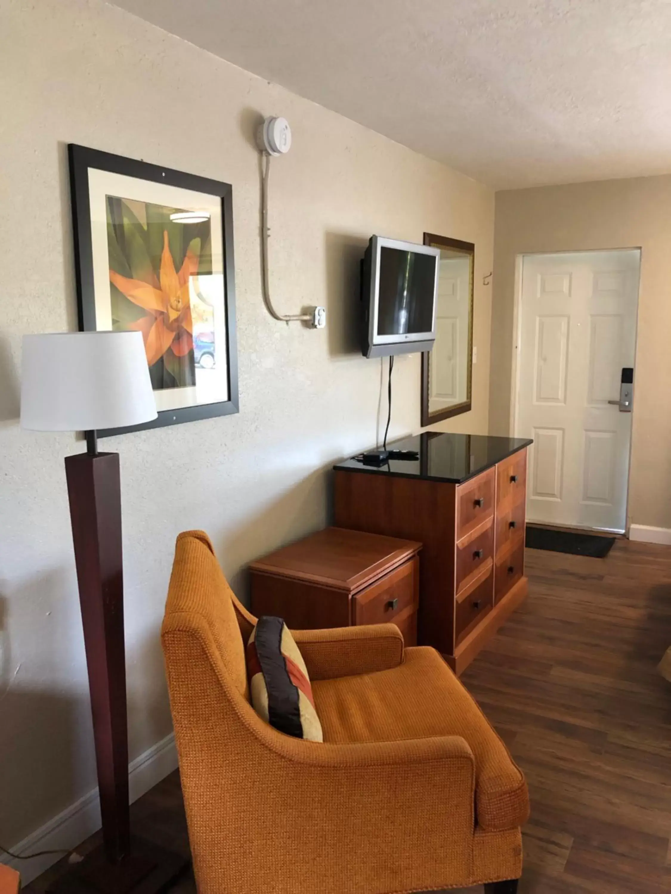 Seating Area in Ocala Cove Motel