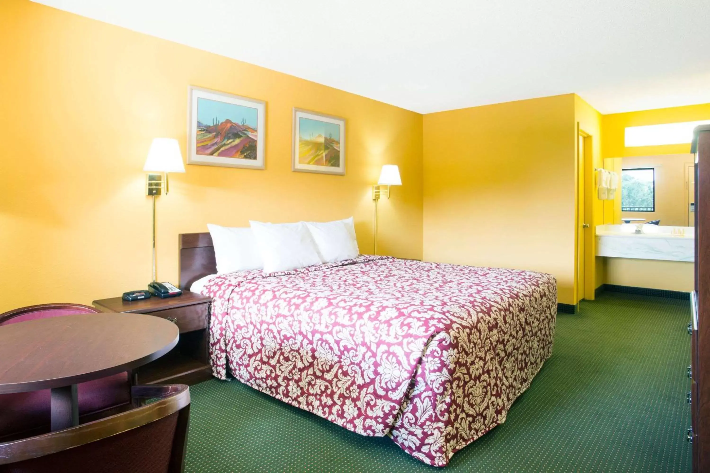 Photo of the whole room in Days Inn by Wyndham Camilla Photo of the whole room in Days Inn by Wyndham Camilla