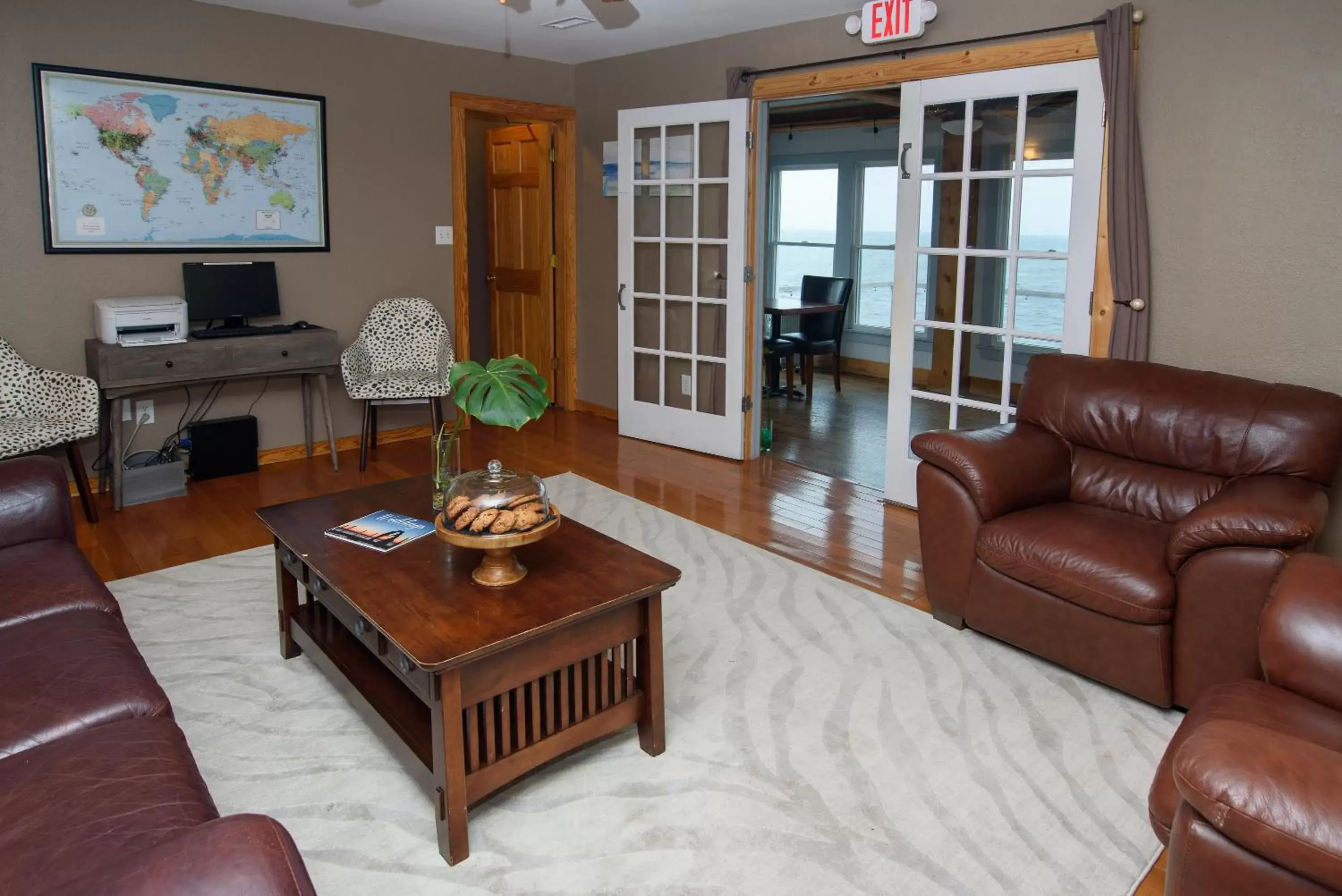 Seating Area in The Inn on Pamlico Sound