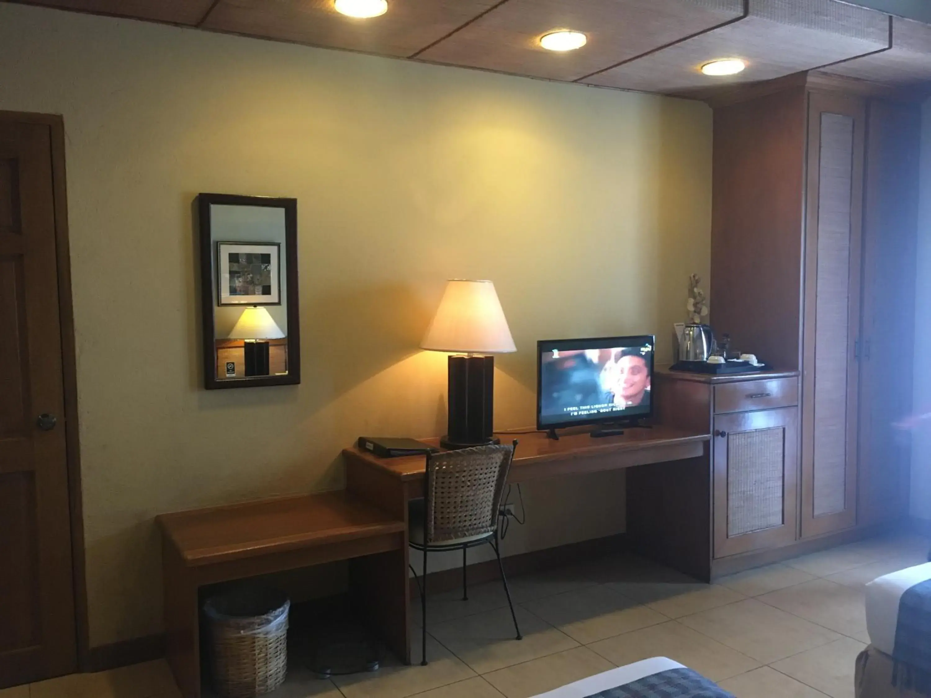 TV and multimedia, TV/Entertainment Center in Java Hotel