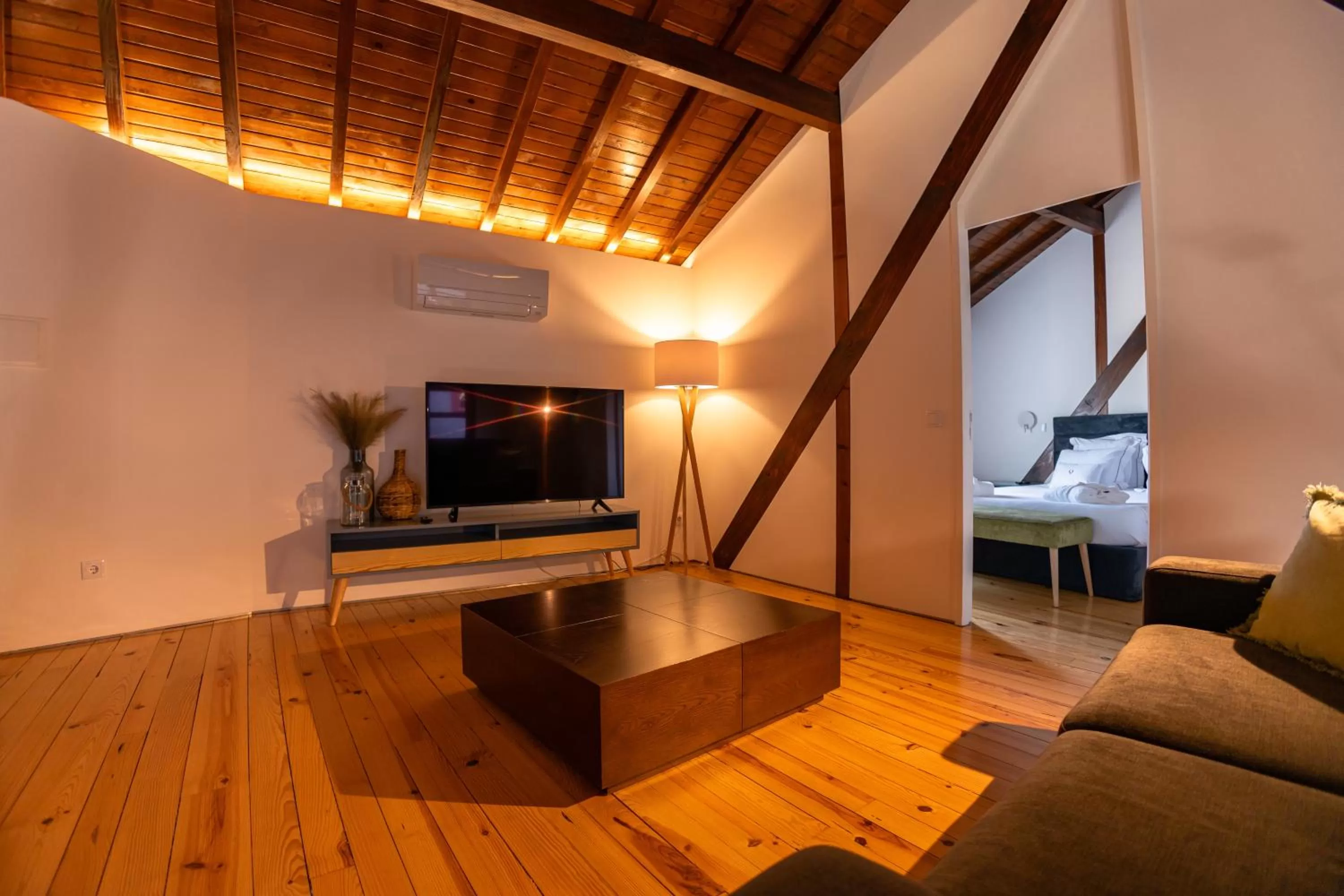 TV/Entertainment Center in Quinta da Corredoura, Hotel Rural