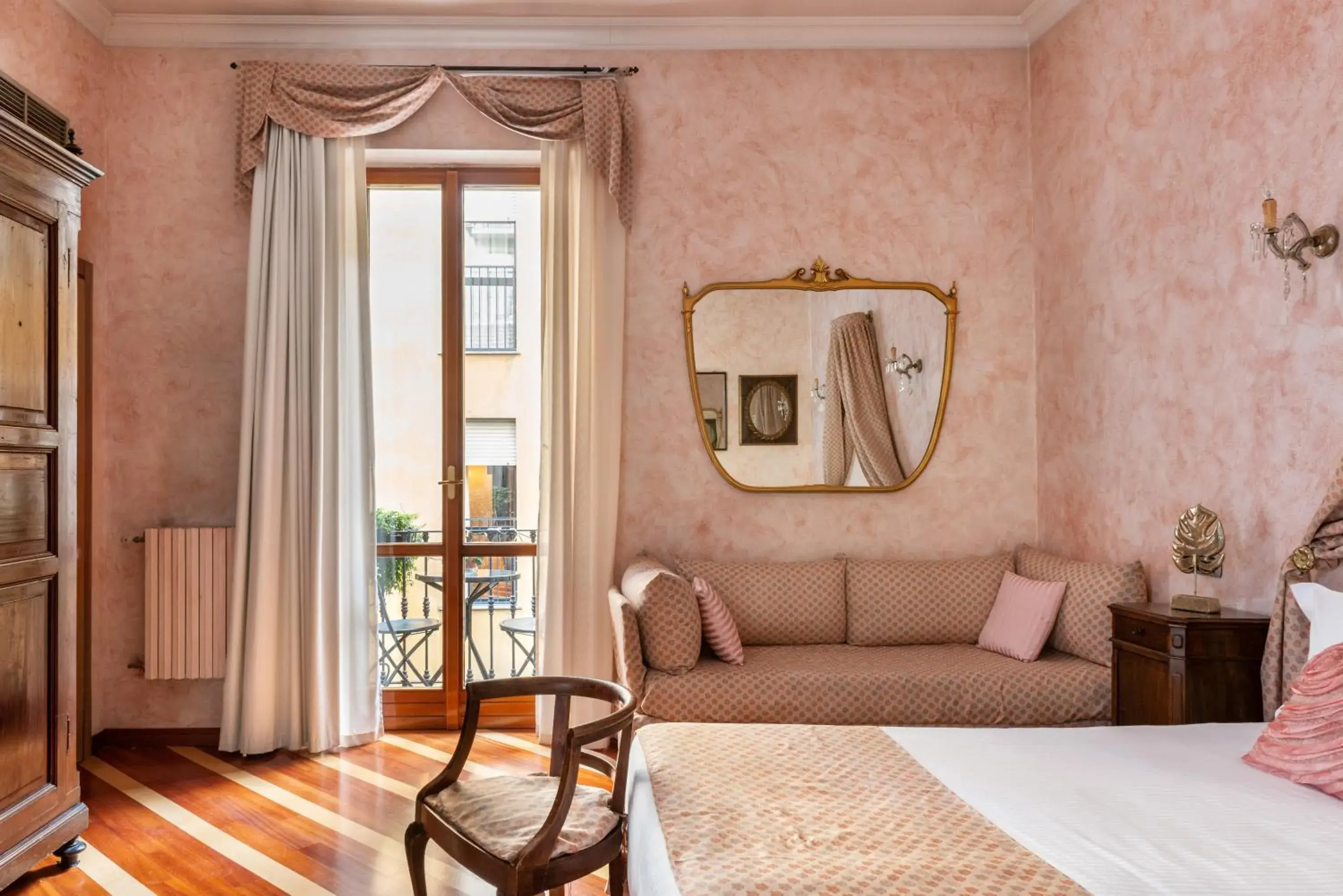 Bed in Hotel Sanpi Milano