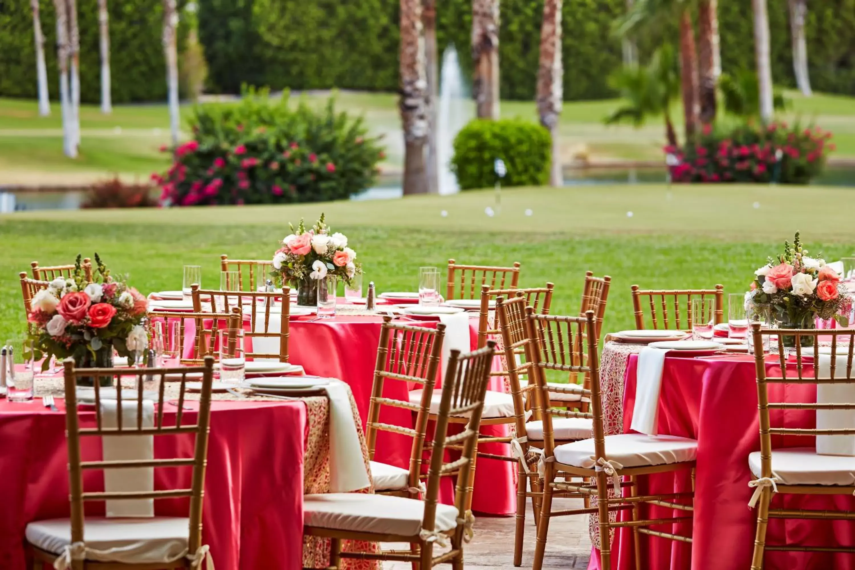 Property building, Restaurant/Places to Eat in DoubleTree by Hilton Golf Resort Palm Springs