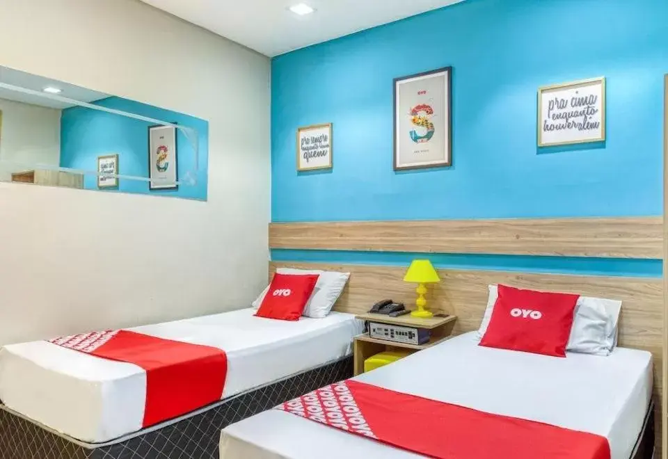Budget Twin Room in Hotel Urban Budget Twin Room in Hotel Urban