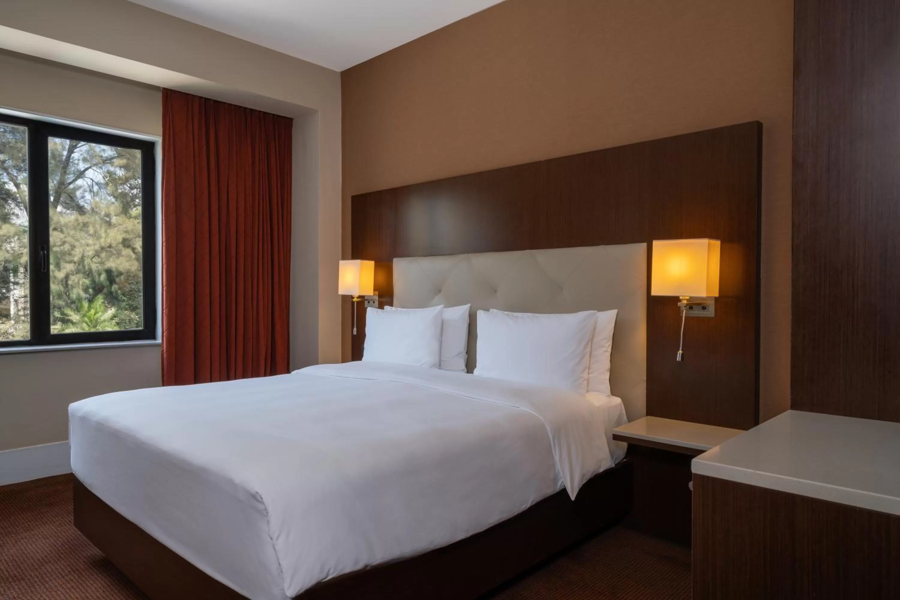 Bedroom, Bed in Radisson Blu Hotel, Addis Ababa