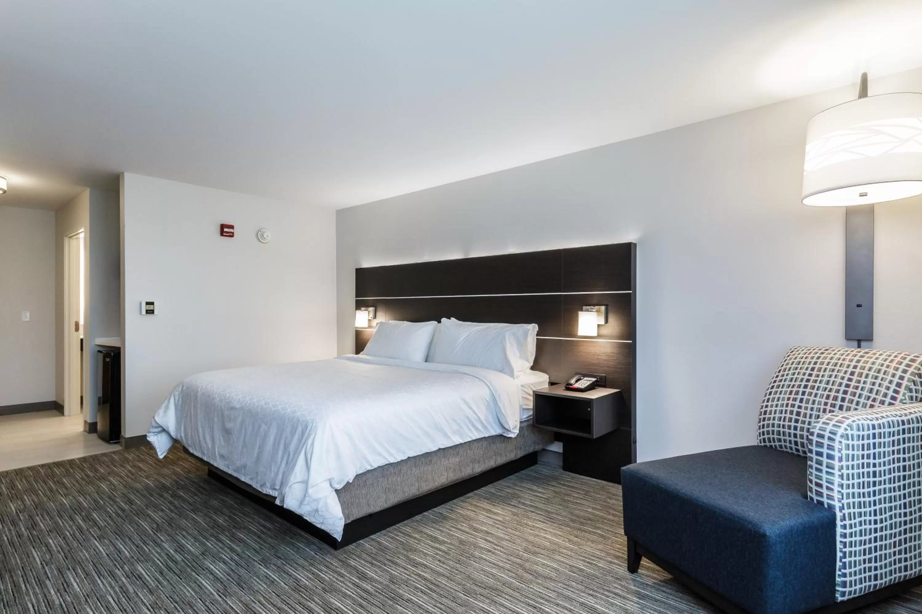 King Room - Hearing Accessible - Non-Smoking in Holiday Inn Express & Suites- South Bend Casino, an IHG Hotel