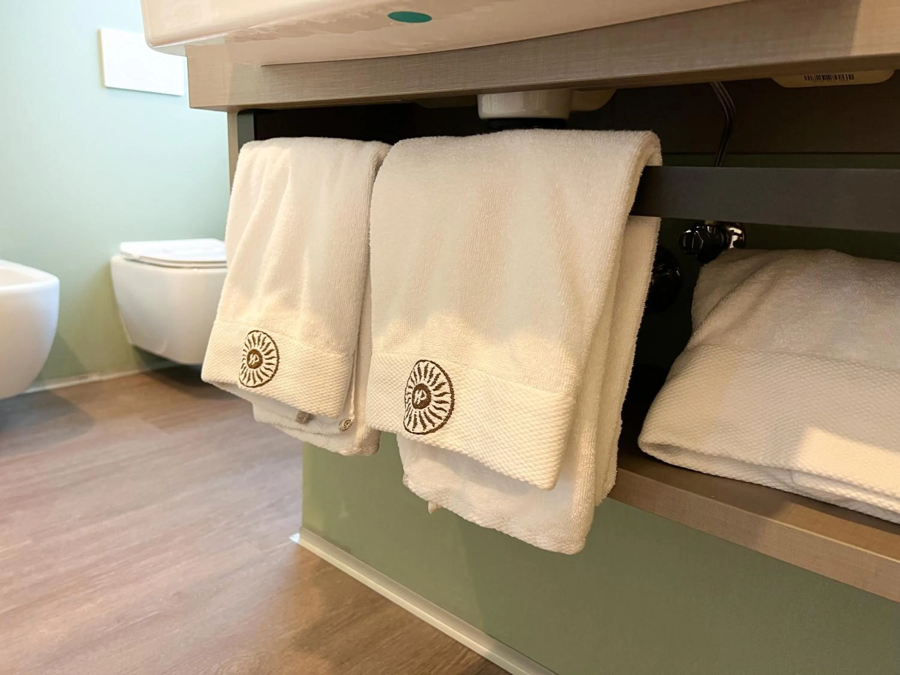 Bathroom, Bed in Hotel Puccini