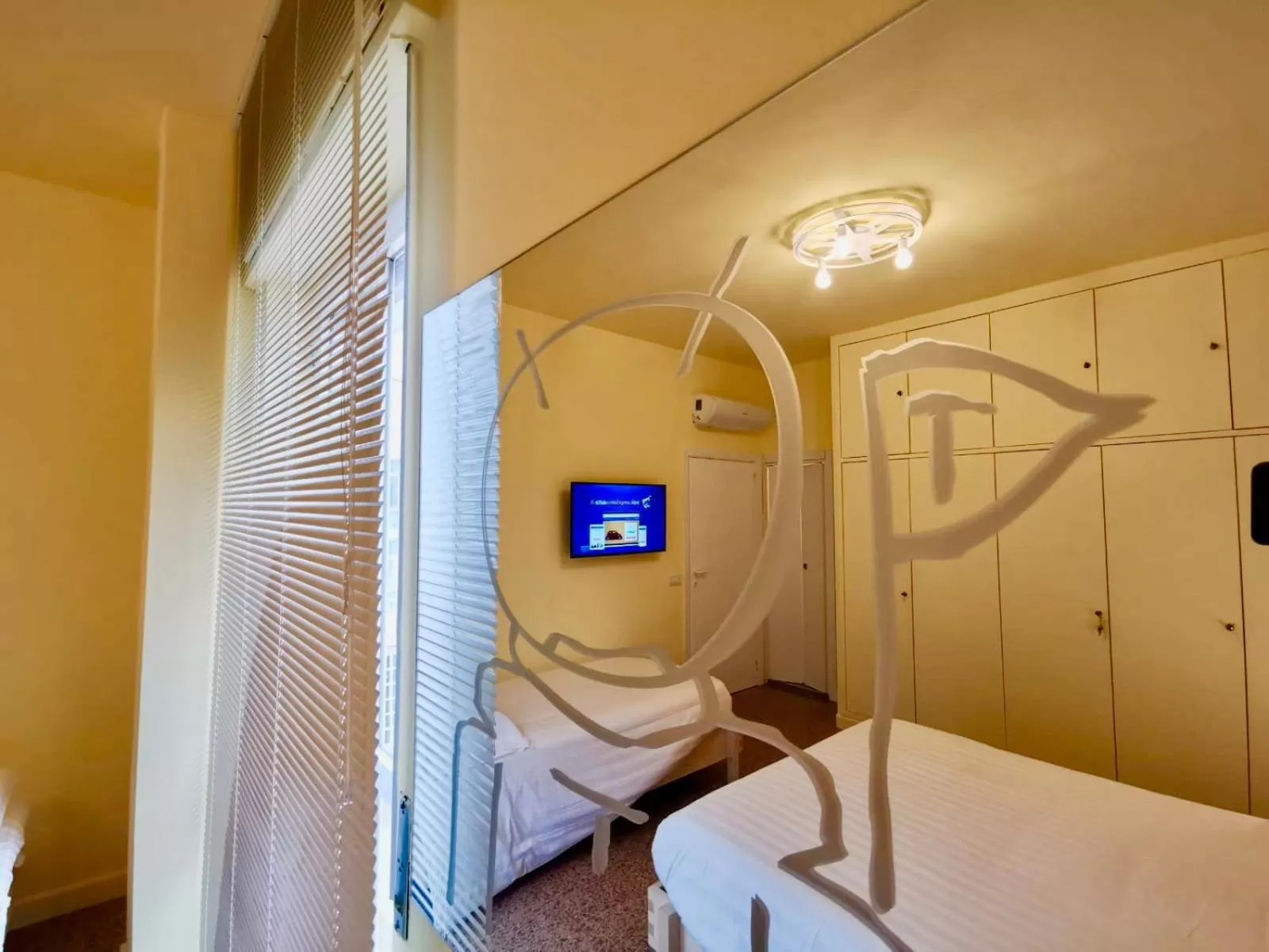 Decorative detail, Bed in Red Carpet rooms