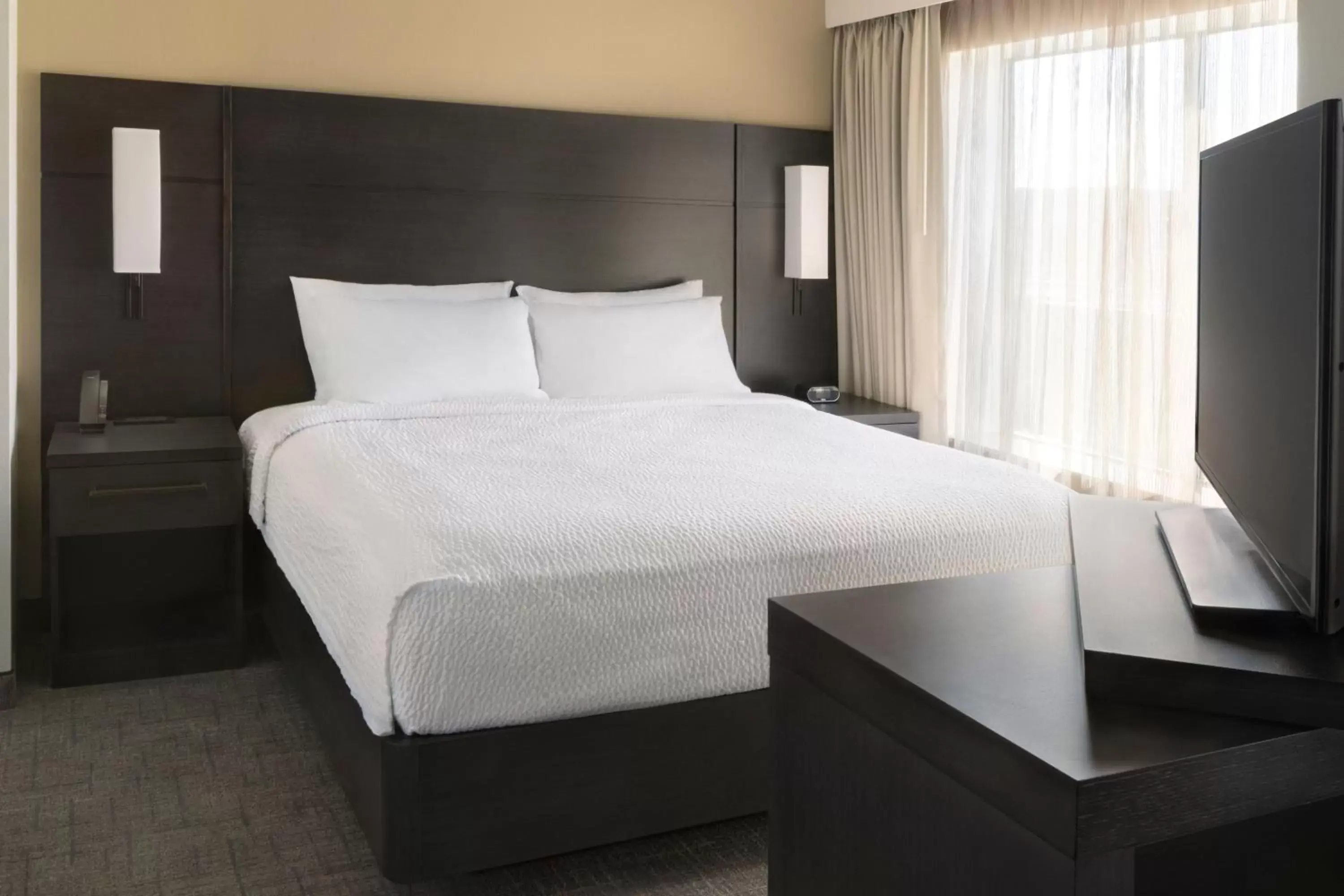 Photo of the whole room, Bed in Residence Inn by Marriott Sacramento Downtown at Capitol Park