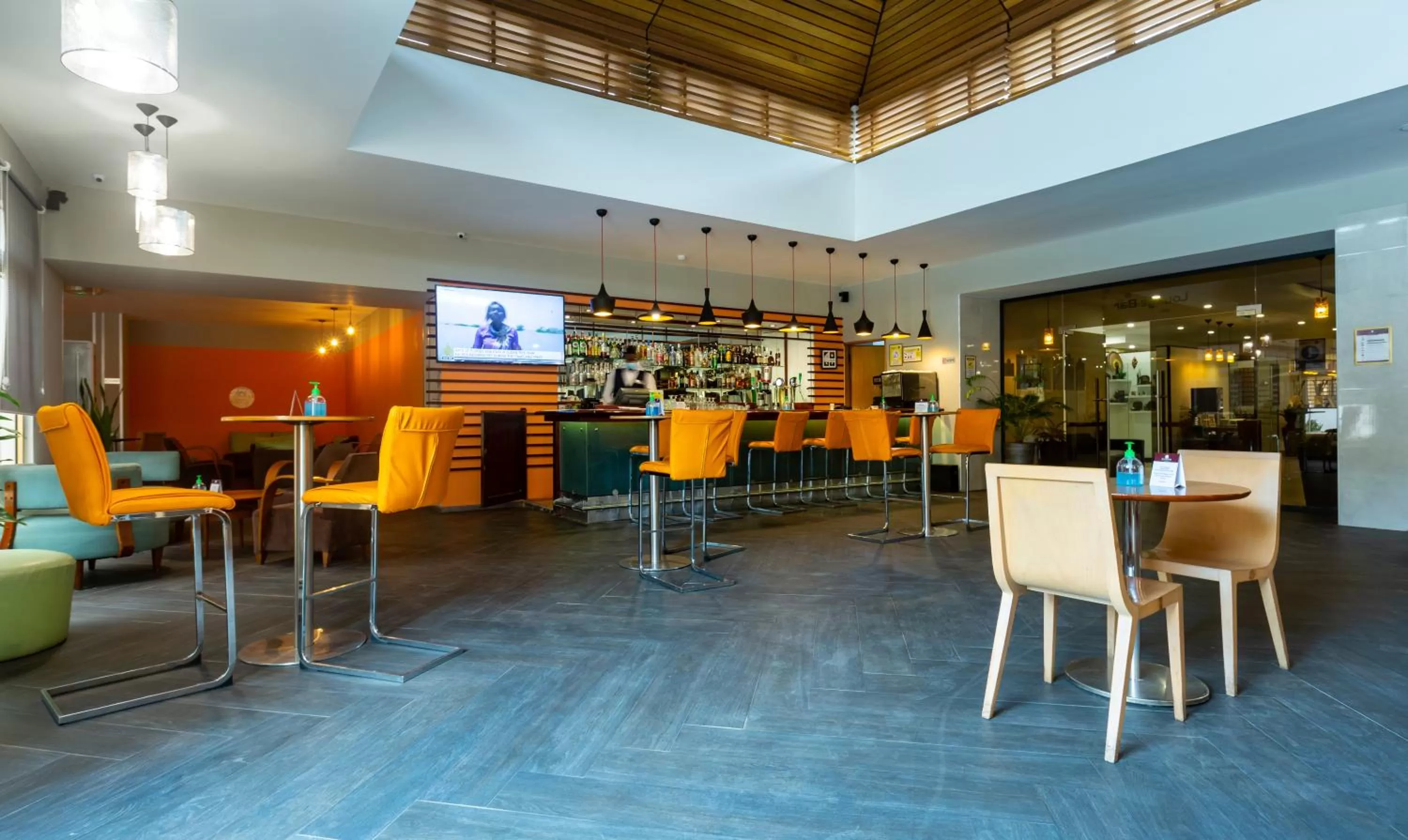 Restaurant/places to eat in Accra City Hotel