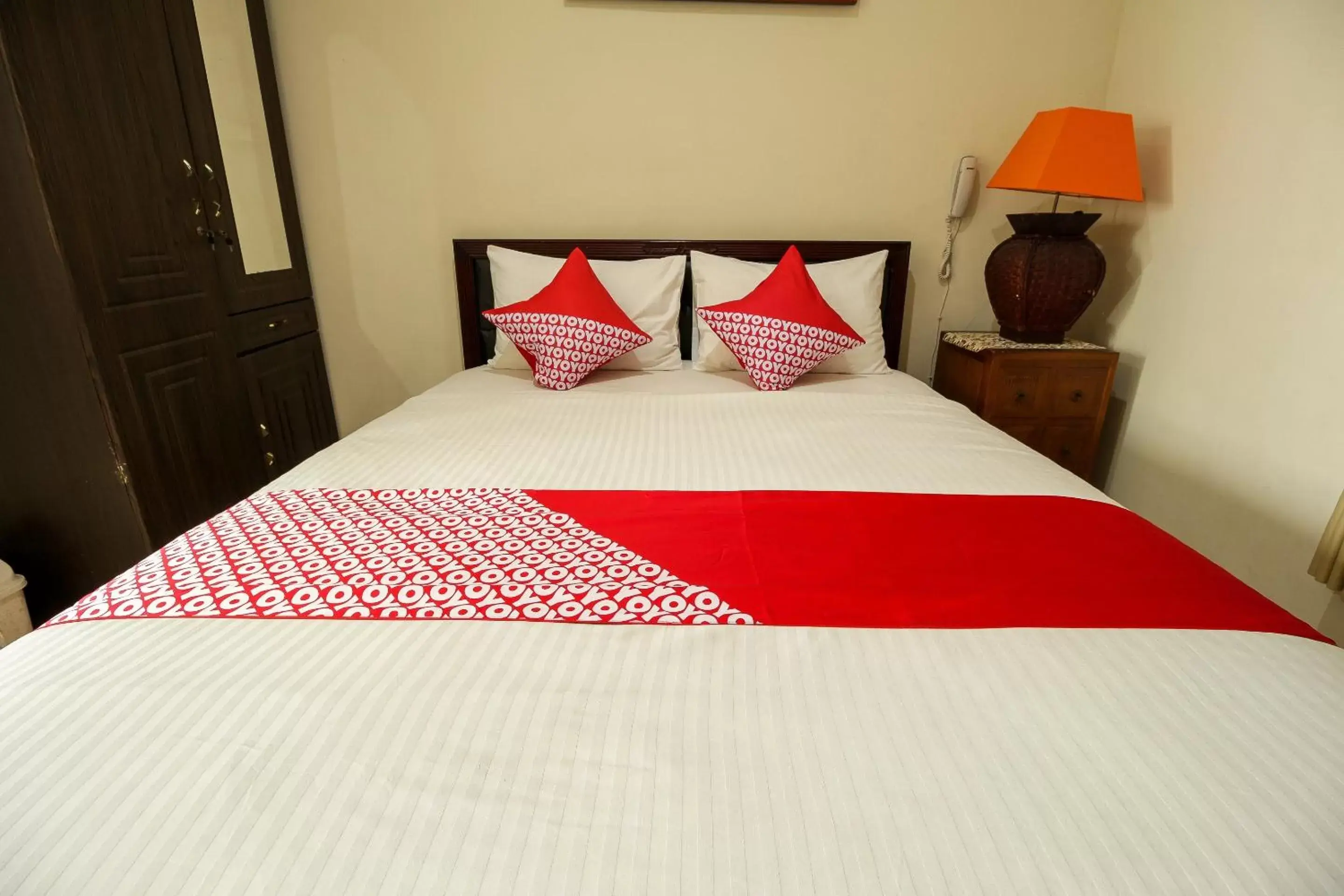 Bedroom, Bed in OYO 734 Tuban Torres Accomodation