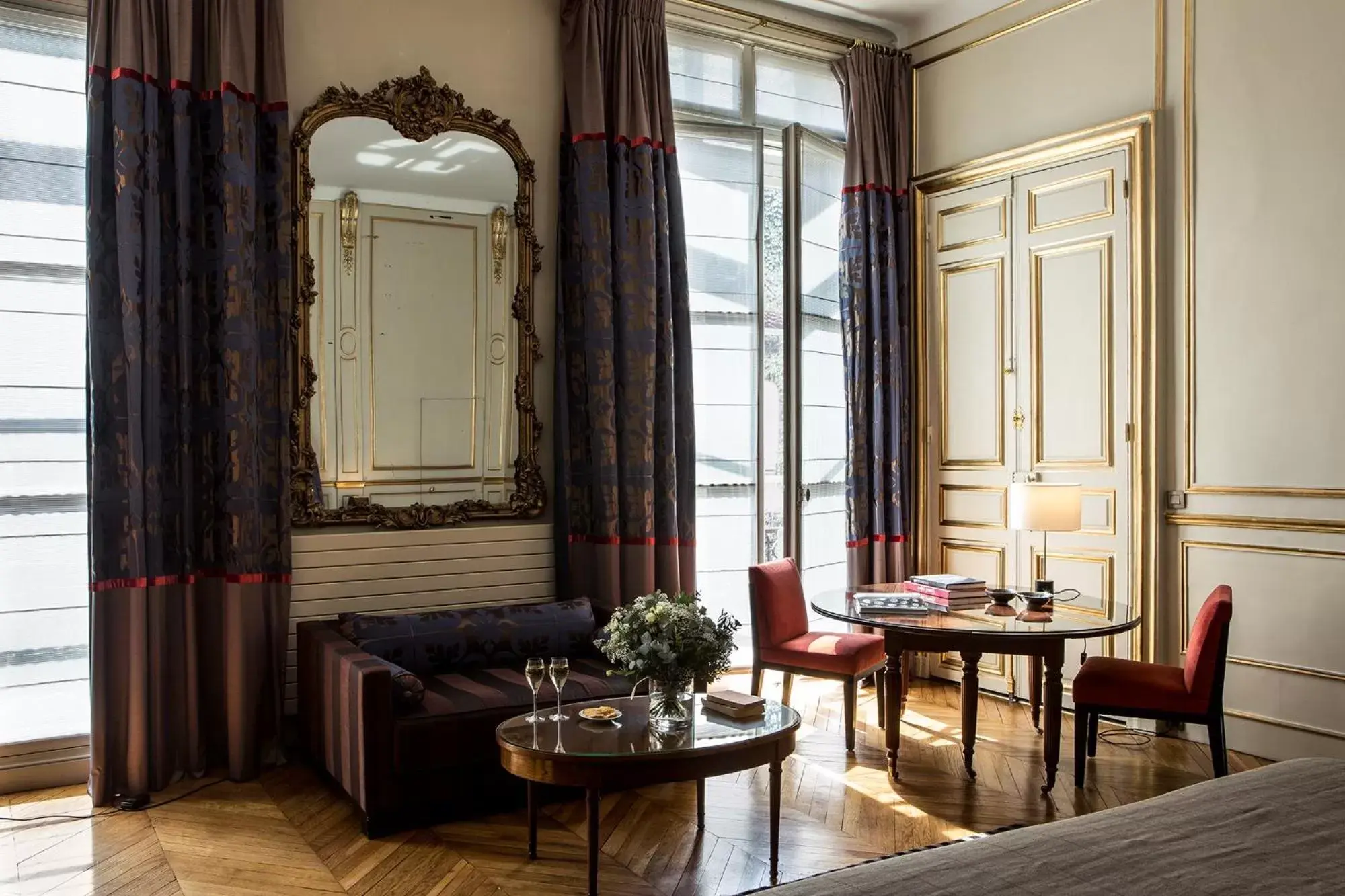 Photo of the whole room, Seating Area in Hôtel Mansart - Esprit de France
