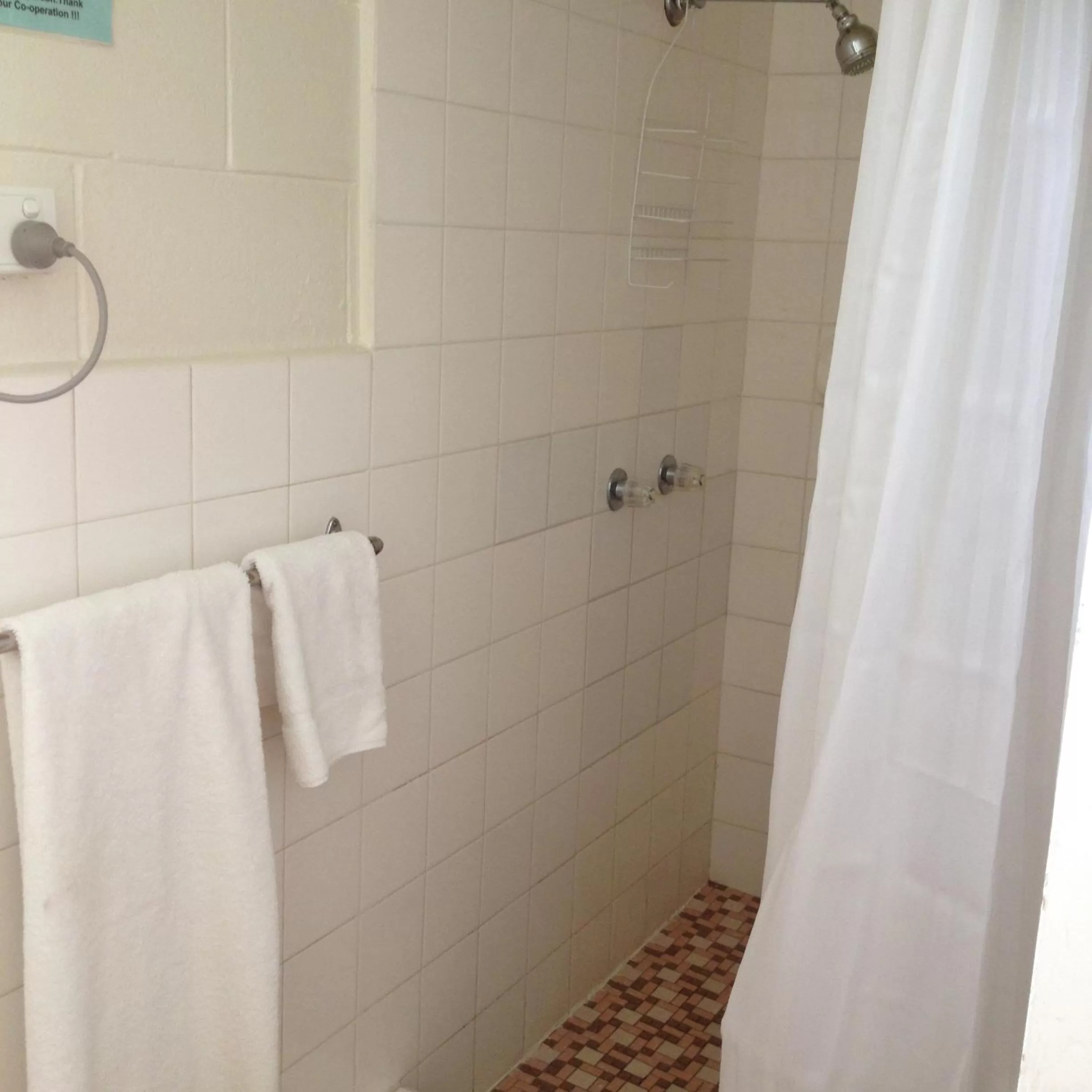 Bathroom in Sunburst Motel