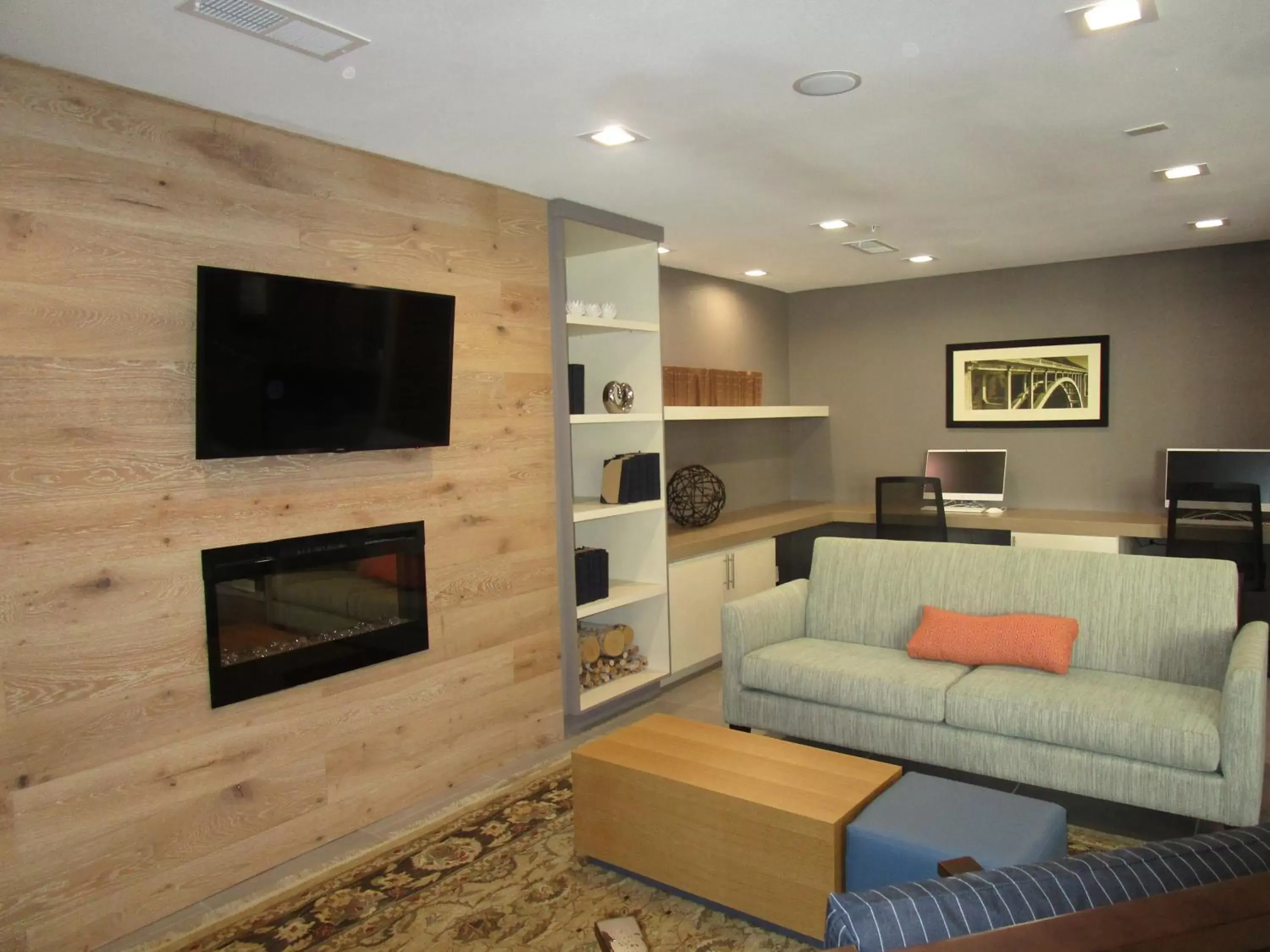 Communal lounge/ TV room, Seating Area in Country Inn & Suites by Radisson, Lubbock Southwest, TX