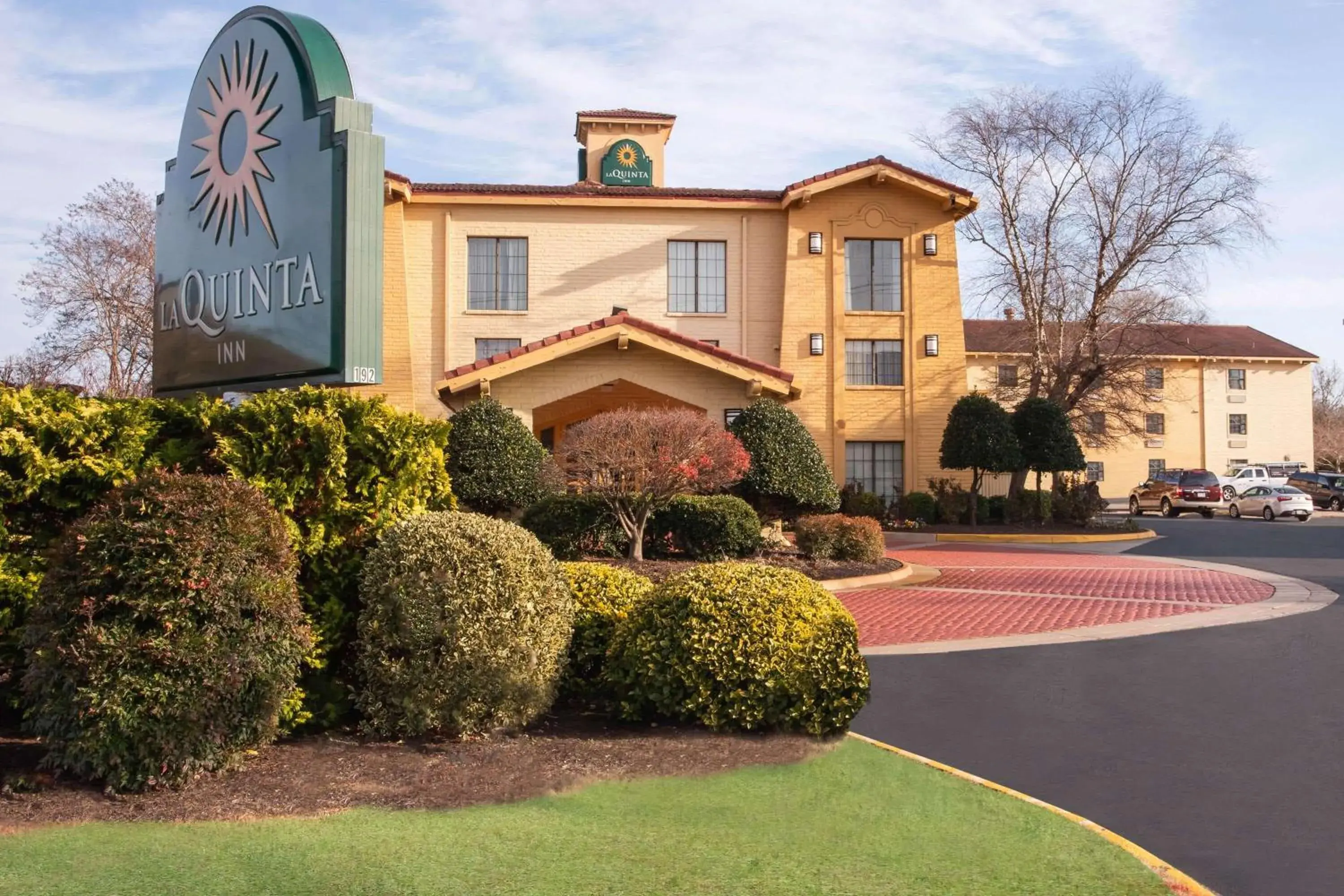 Property building in La Quinta Inn by Wyndham Norfolk Virginia Beach Property building in La Quinta Inn by Wyndham Norfolk Virginia Beach