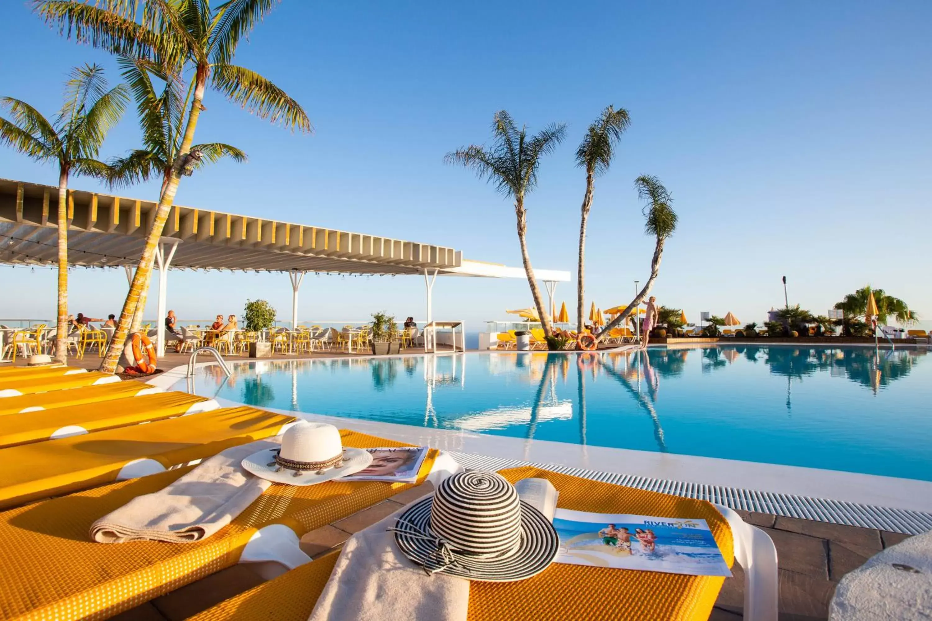 Swimming Pool in Hotel Riosol