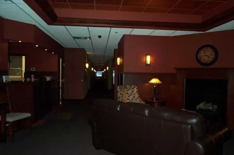 Communal lounge/ TV room, Lobby/Reception in Americas Best Value Inn Big Lake Becker
