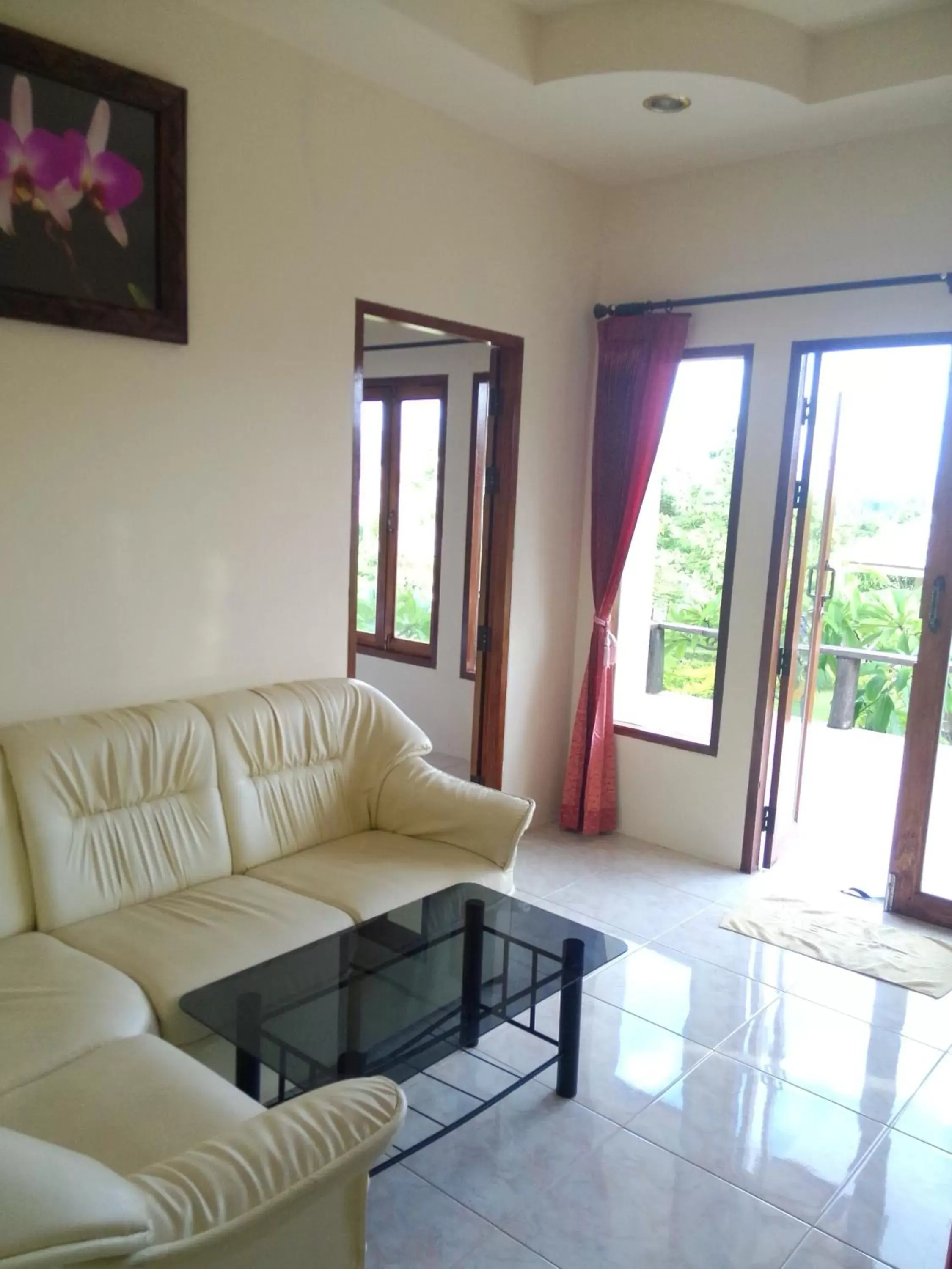 Photo of the whole room, Seating Area in Pai Iyara Resort