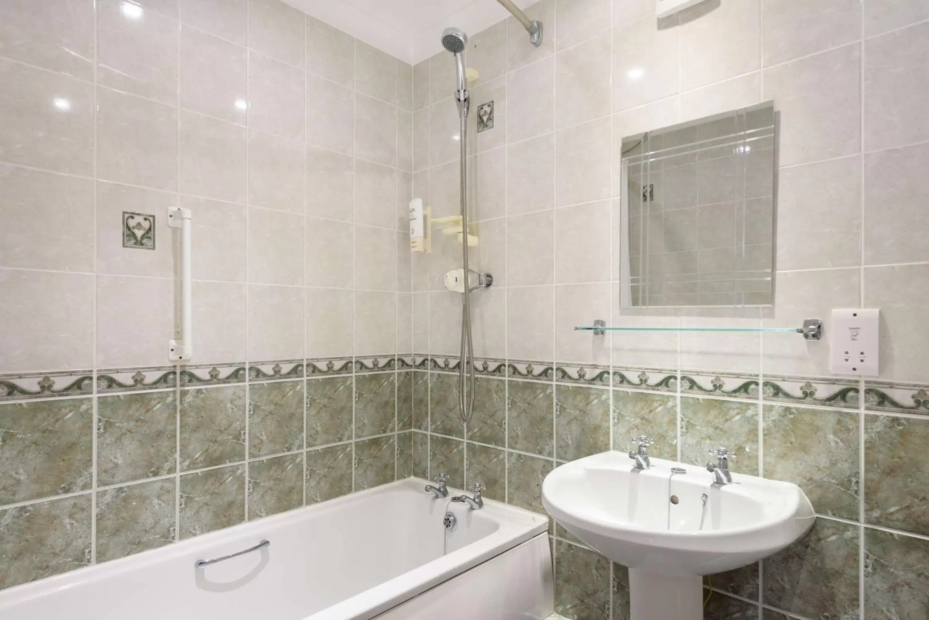 Bathroom in Best Western Fowey Valley Bathroom in Best Western Fowey Valley