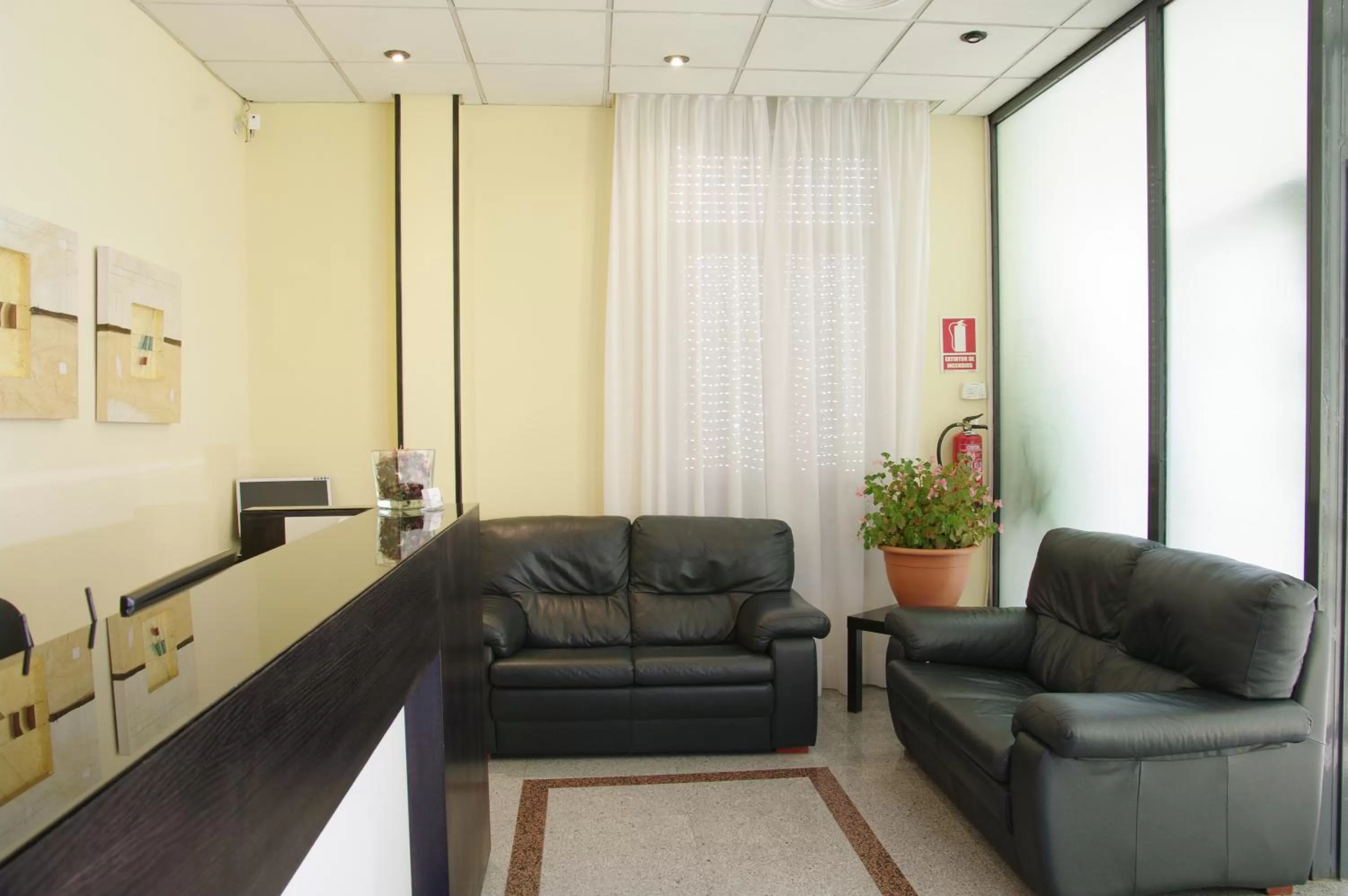 Lobby or reception in Hotel Barajas Plaza