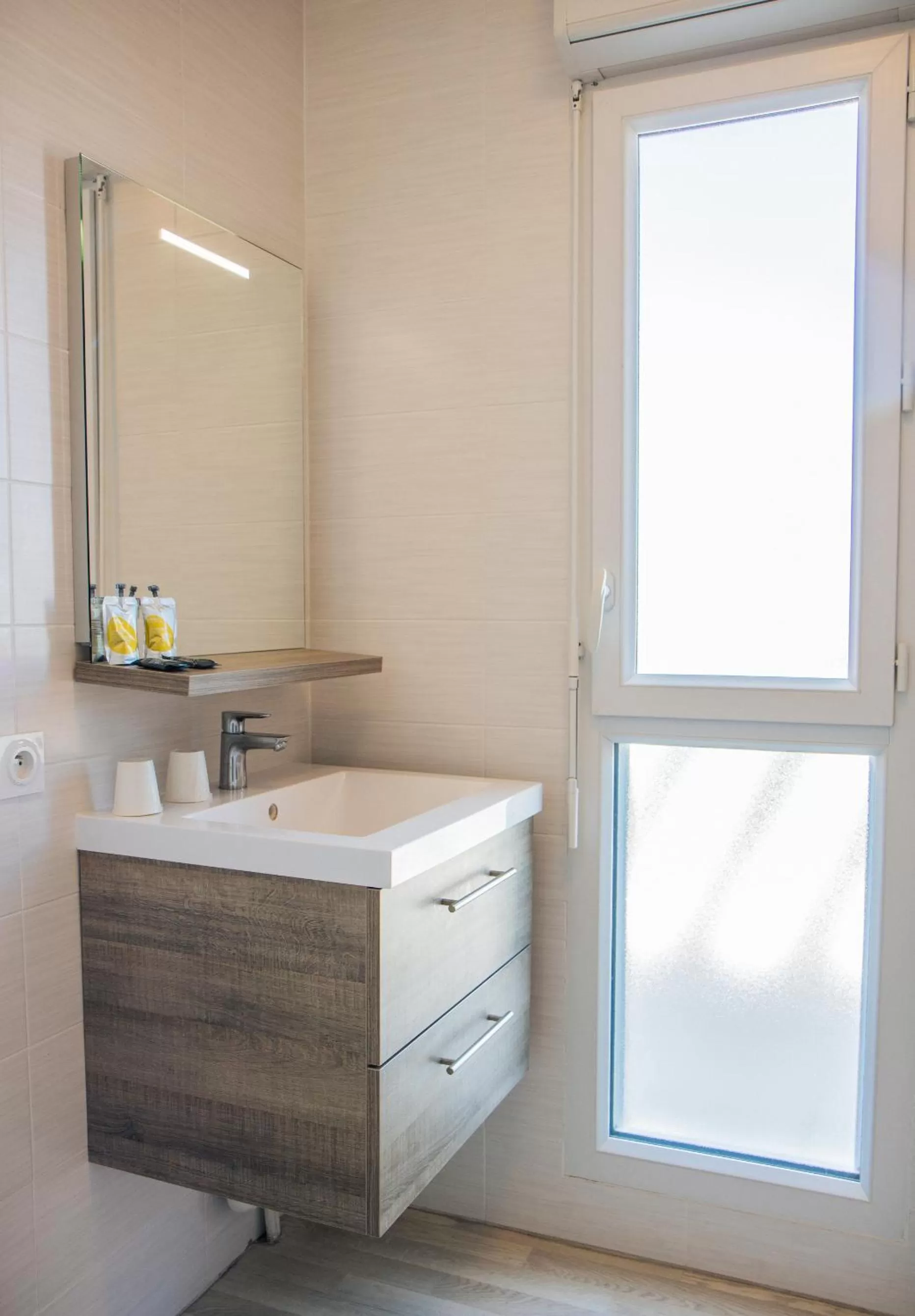 Bathroom in Twenty Business Flats Nîmes Trigone