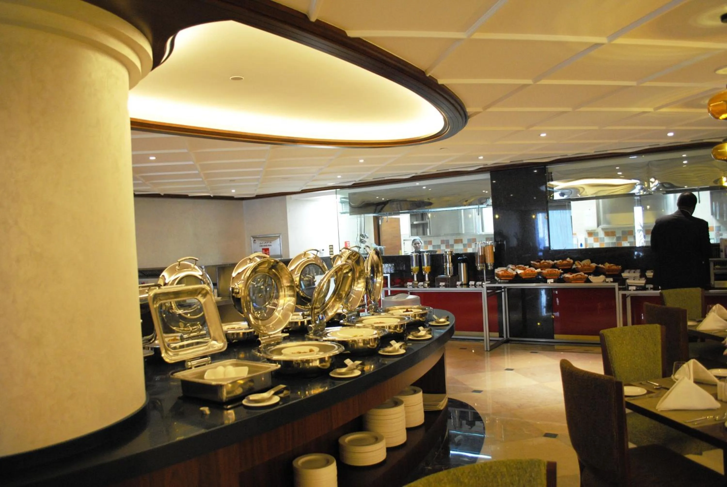 Restaurant/places to eat in Raviz Center Point Hotel