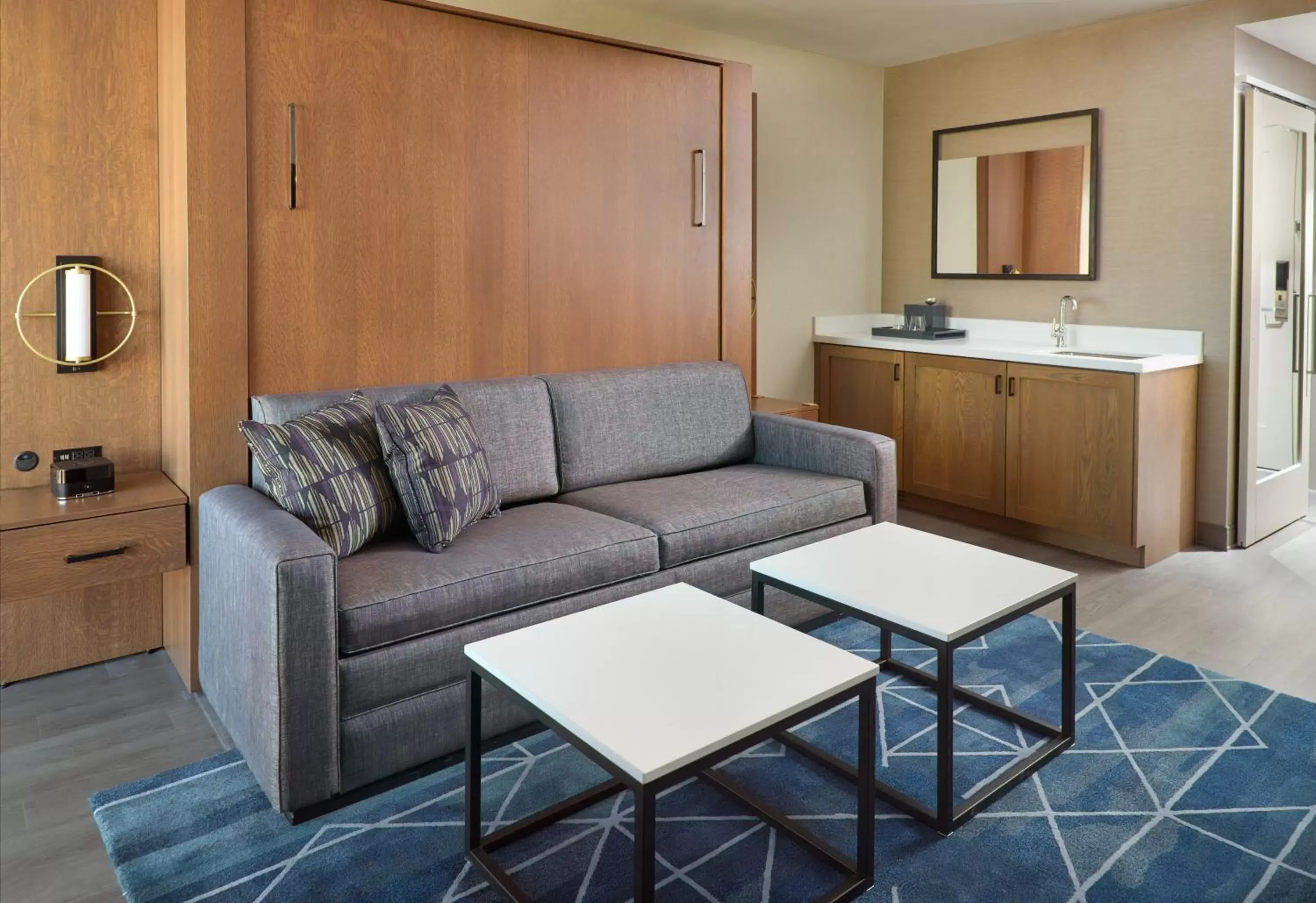 Living room, Seating Area in Marriott Knoxville Downtown