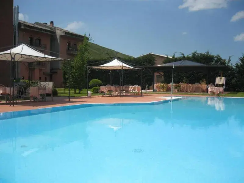 Swimming Pool in Hotel Olimpia