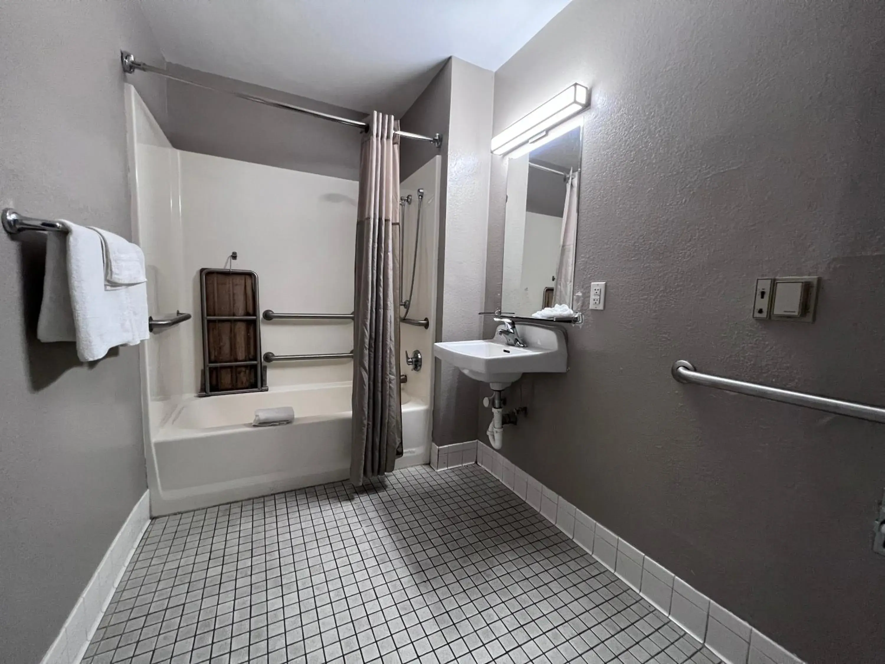 Bathroom in Motel 6-Bakersfield, CA - South