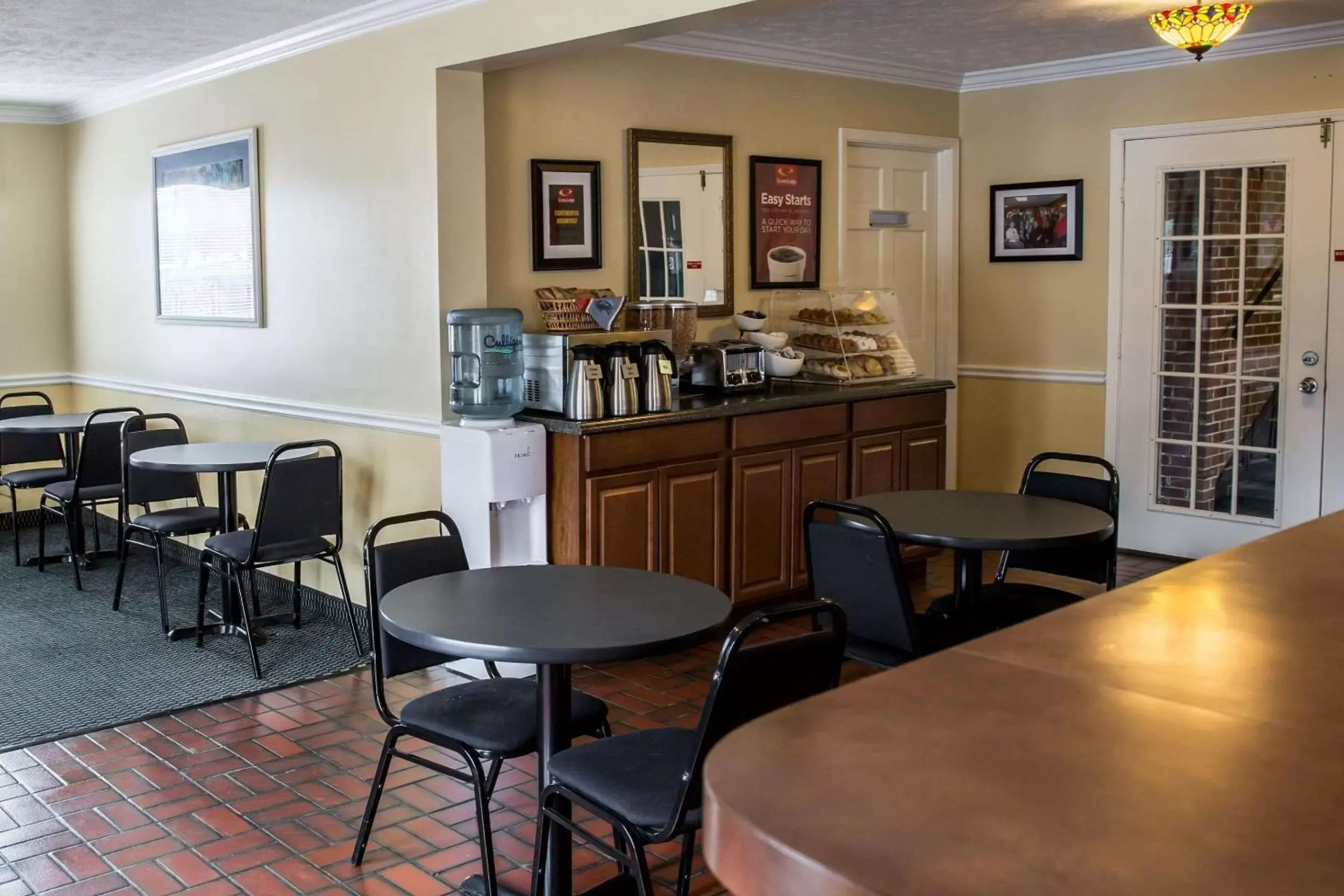 Restaurant/places to eat, Lounge/Bar in Econo Lodge Crystal Coast
